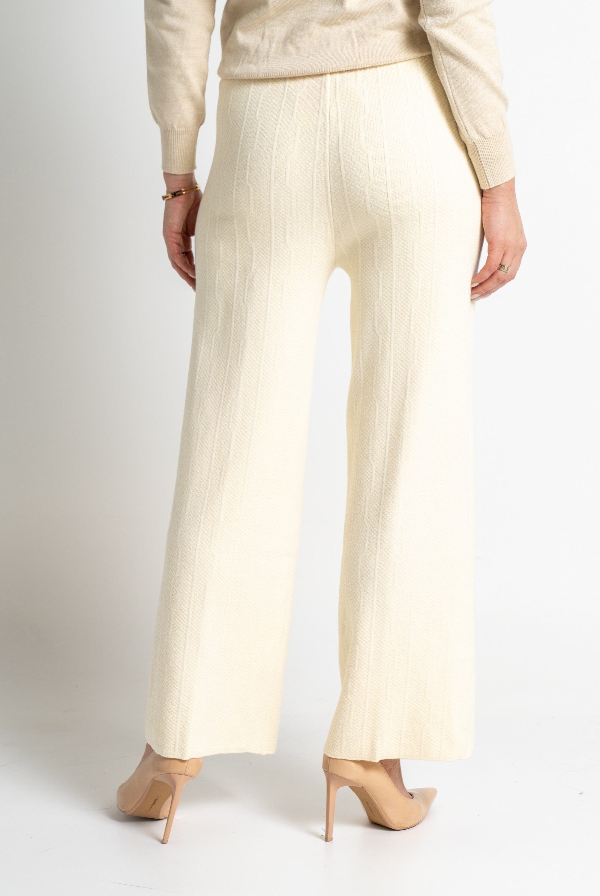 نتشي سروال طويل واسع برباط