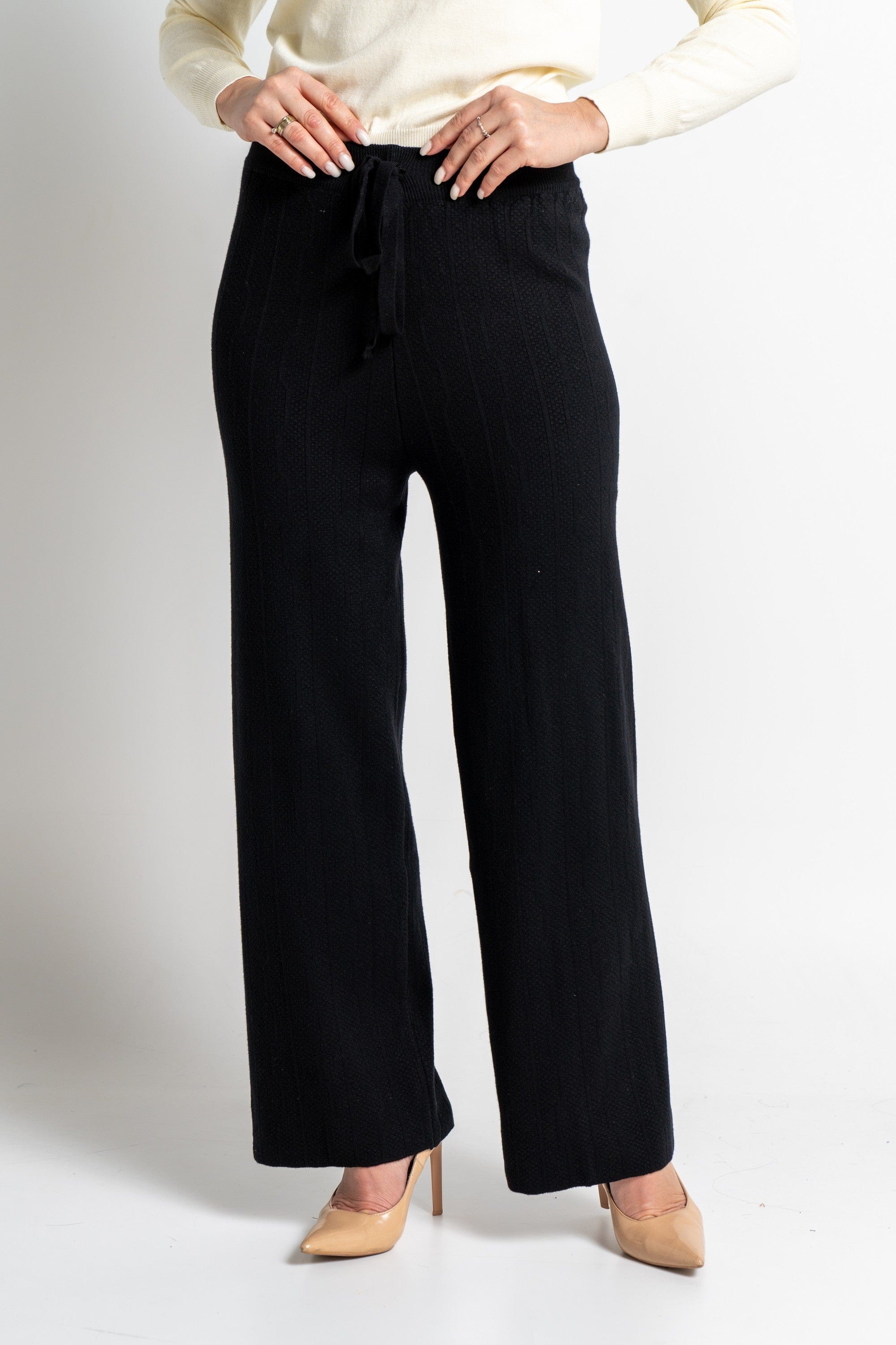 نتشي سروال طويل واسع برباط