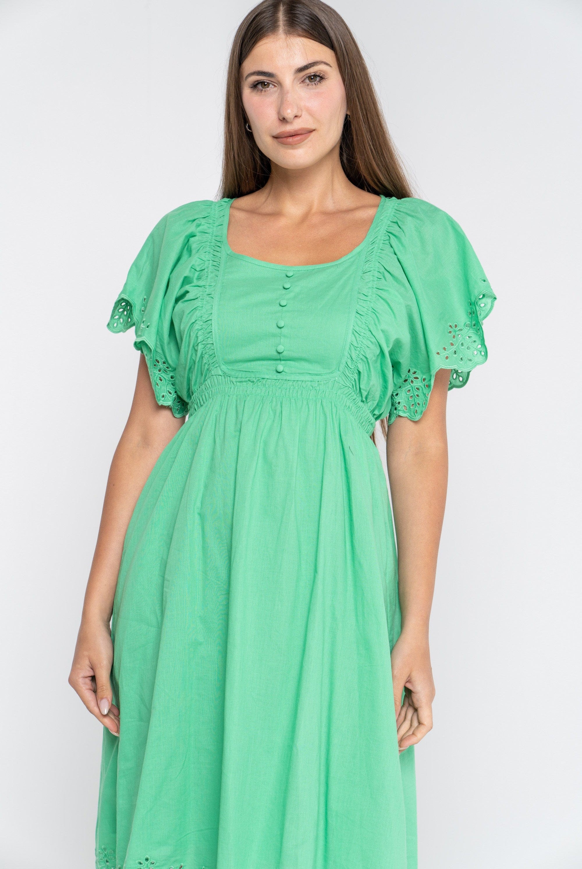 ميكا فستان بأكمام قصيرة بطول الركبة