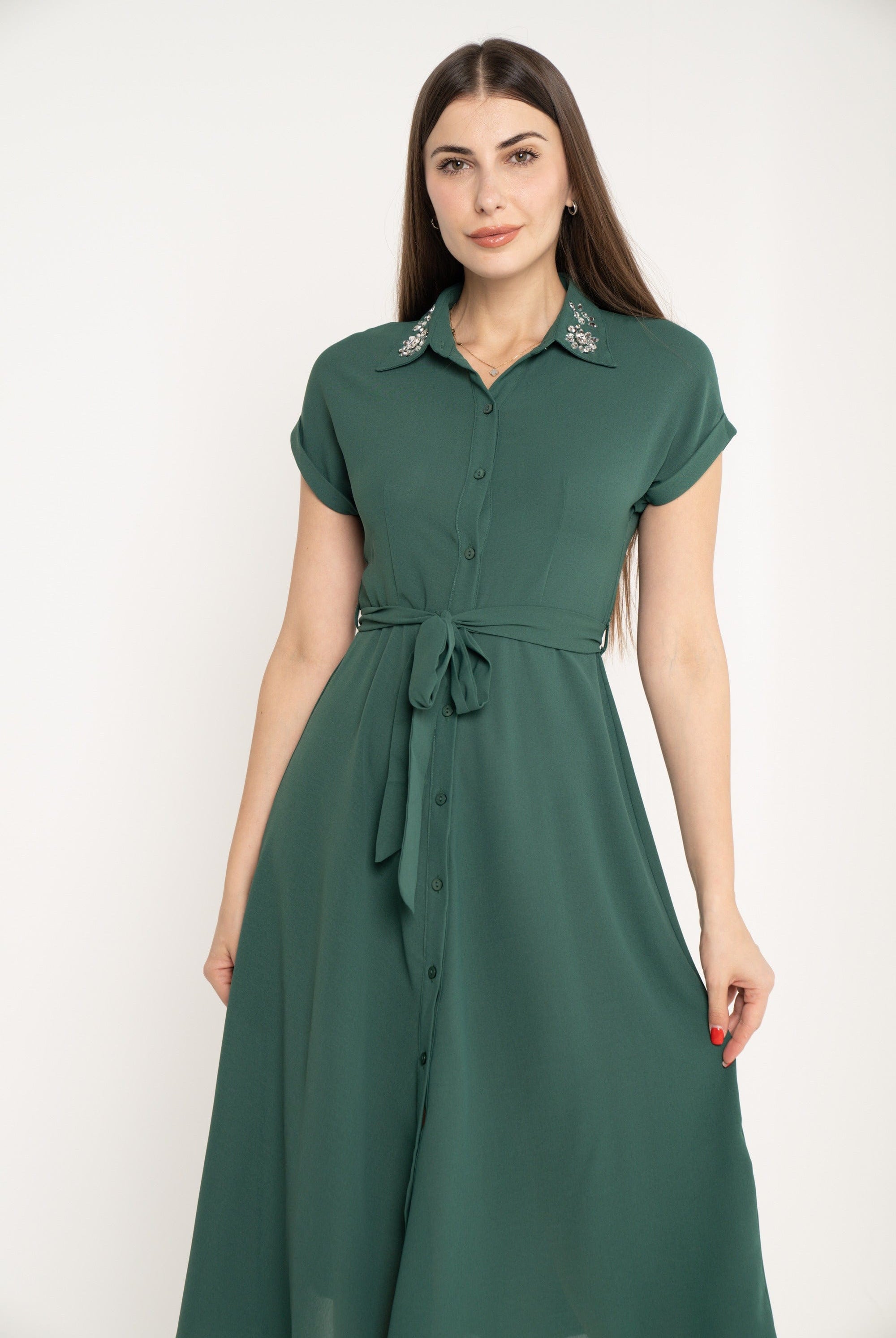 ميكا قميص طويل بأزرار أمامية سادة كم قصير بياقة برباط