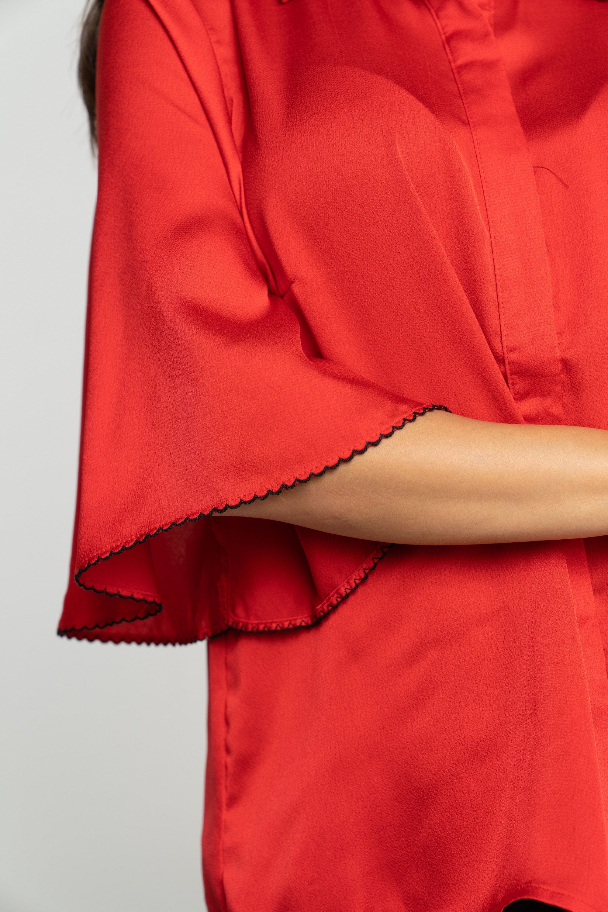 ميكا قميص بأكمام قصيرة سادة