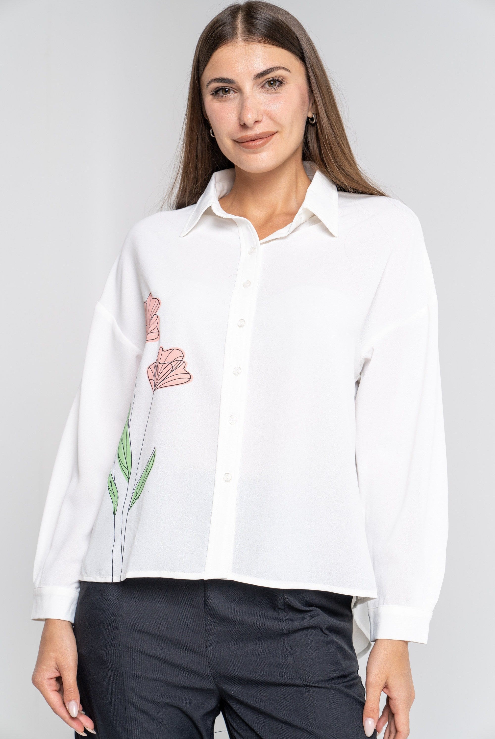 ميكا قميص سادة بأزرار أمامية مزين بالورد بأكمام طويلة