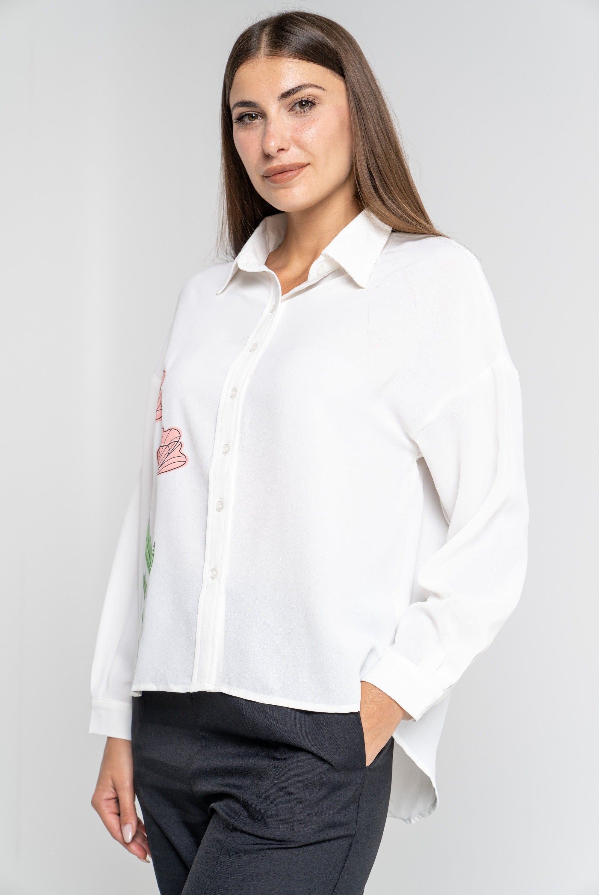 ميكا قميص سادة بأزرار أمامية مزين بالورد بأكمام طويلة