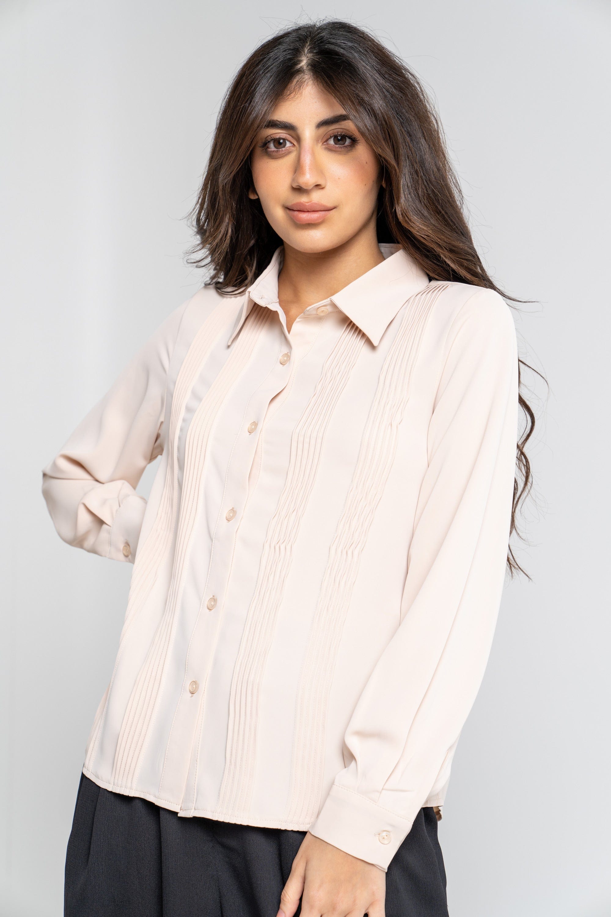 ميكا قميص أبيض مخطط سادة بأكمام طويلة