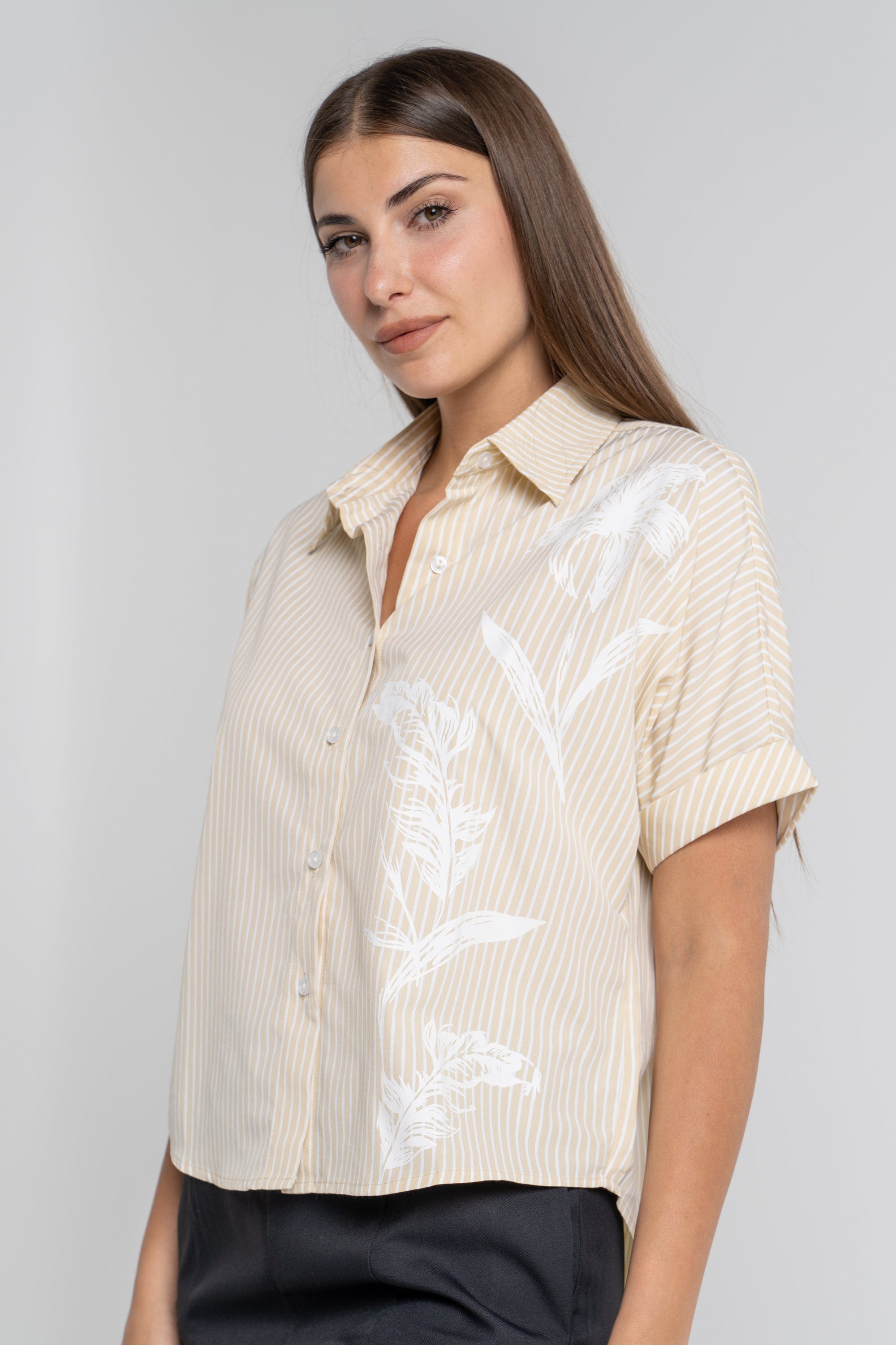 ميكا قميص مخطط مع نقشة بأكمام قصيرة