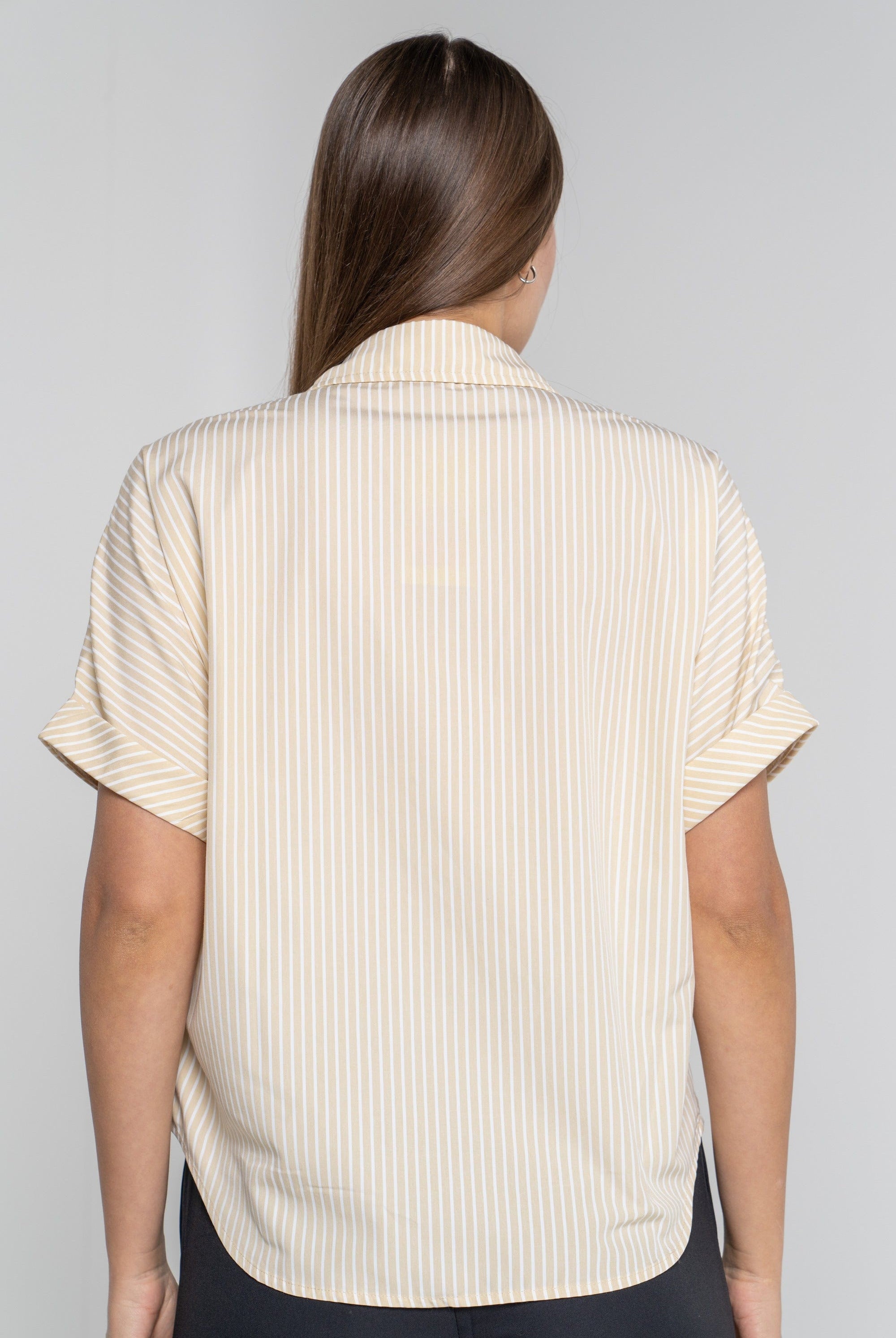 ميكا قميص مخطط مع نقشة بأكمام قصيرة