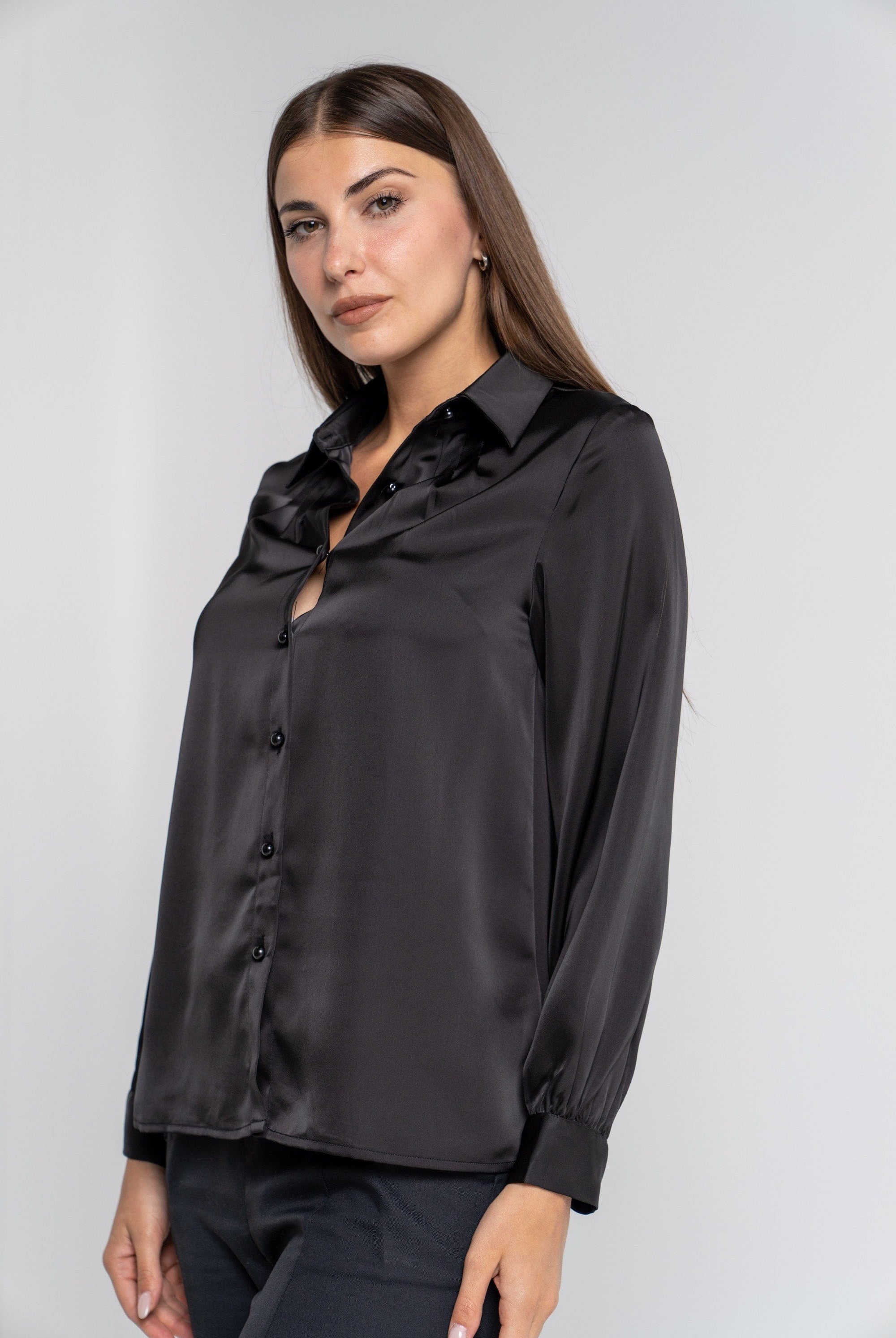 ميكا قميص سادة بأكمام طويلة واسعة نسائي