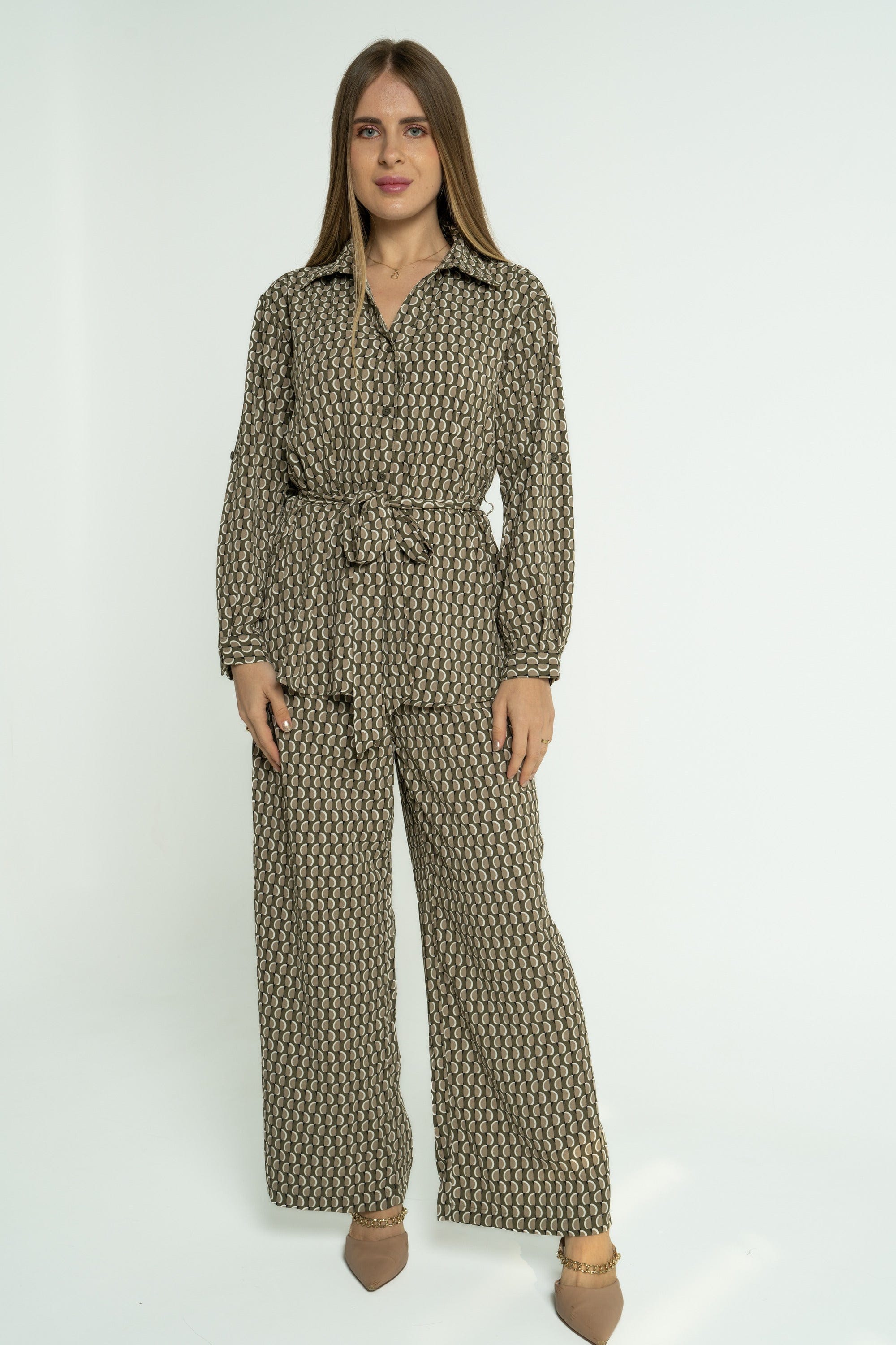 ู
ููุง ุจูุทููู ุทููู ู
ูููุด ูุงุณุน ูุณุงุฆู