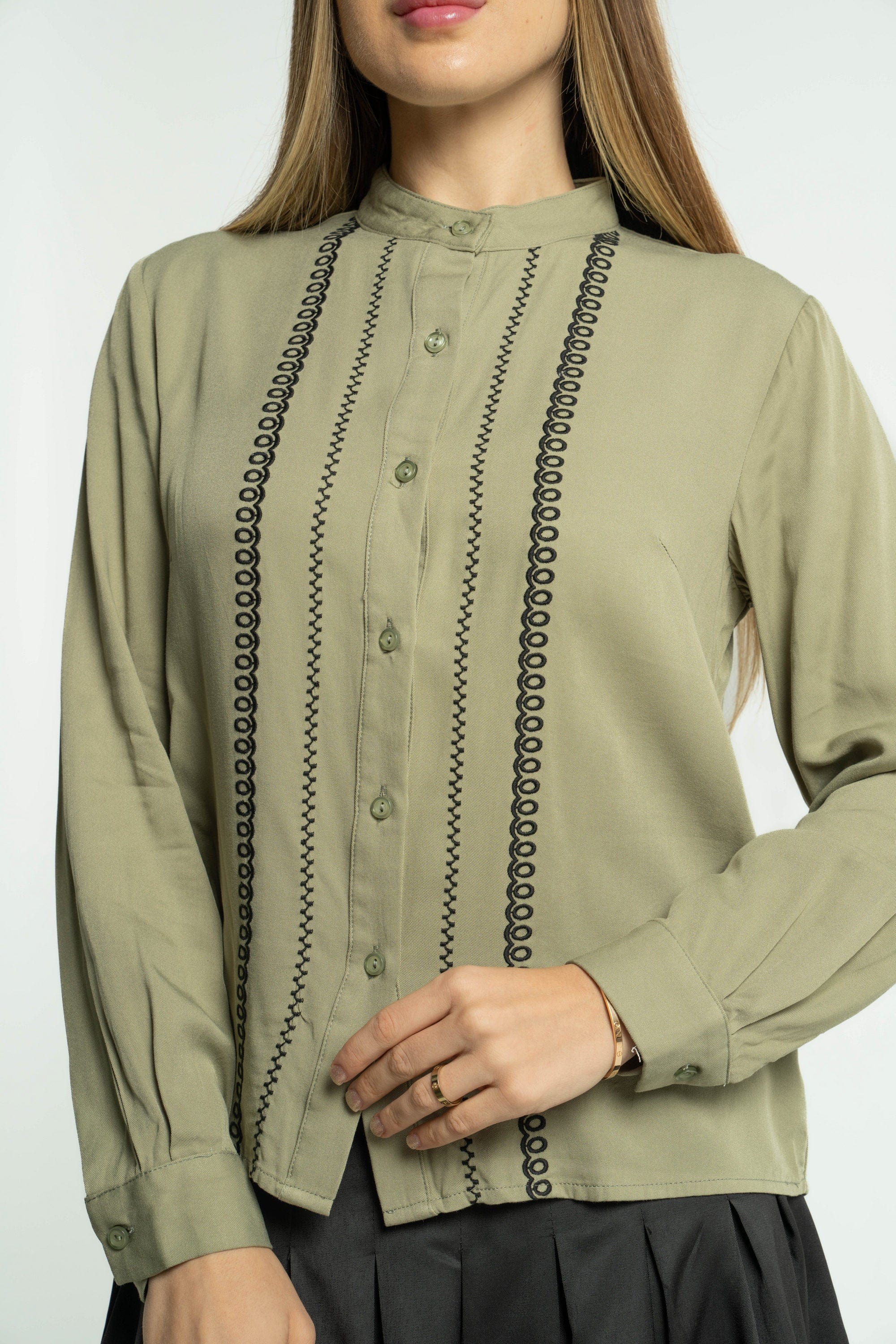 ู
ููุง ุจููุฒุฉ ุจุฃูู
ุงู
ุทูููุฉ ู
ุทุฑุฒุฉ ูู
ุทููู