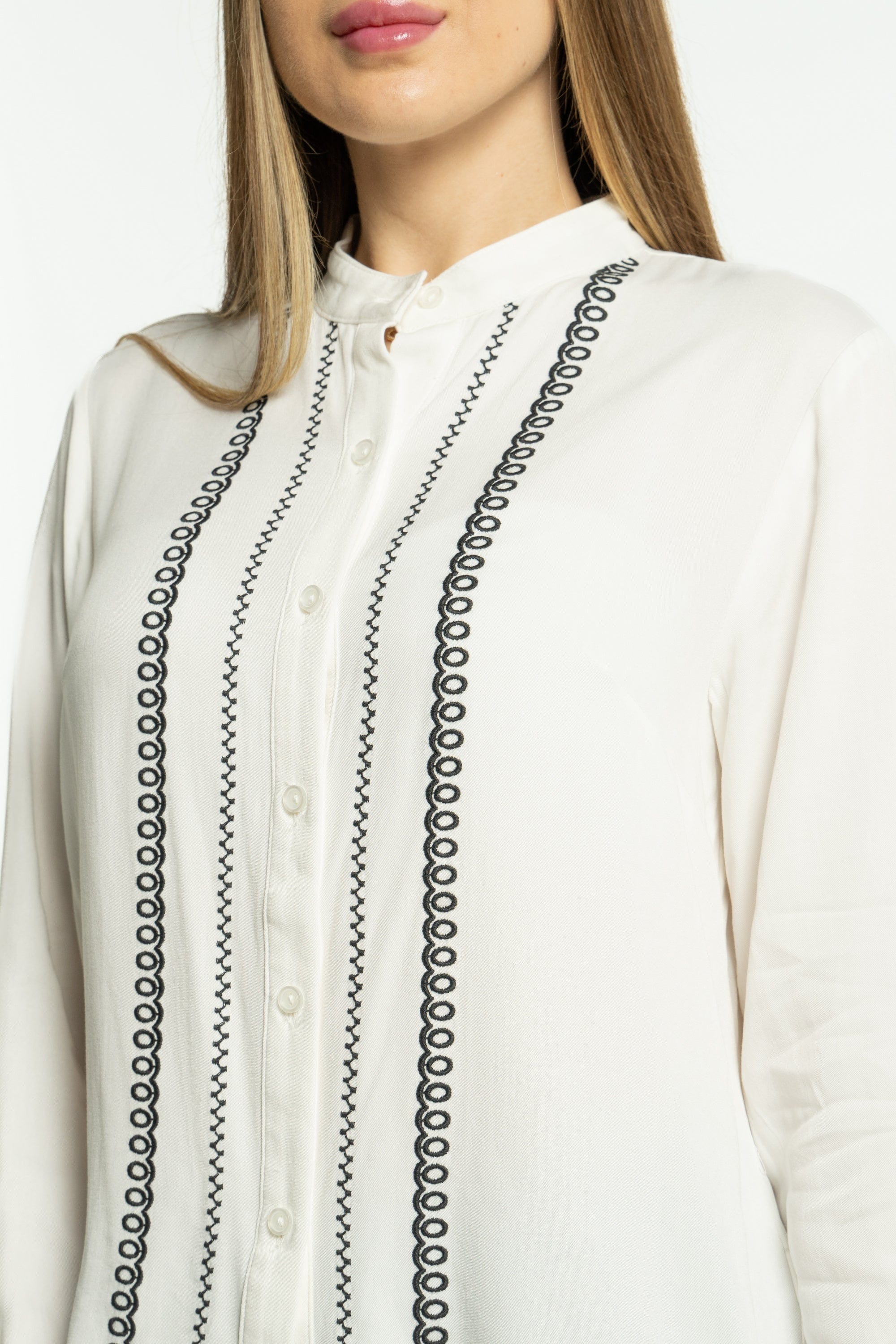 ู
ููุง ุจููุฒุฉ ุจุฃูู
ุงู
ุทูููุฉ ู
ุทุฑุฒุฉ ูู
ุทููู