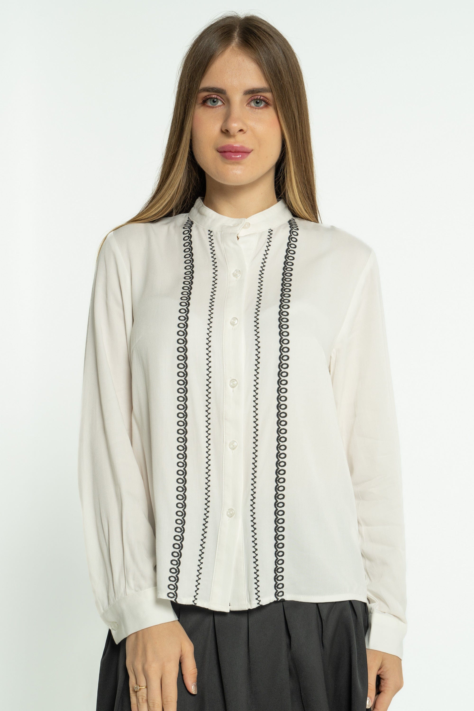 ู
ููุง ุจููุฒุฉ ุจุฃูู
ุงู
ุทูููุฉ ู
ุทุฑุฒุฉ ูู
ุทููู