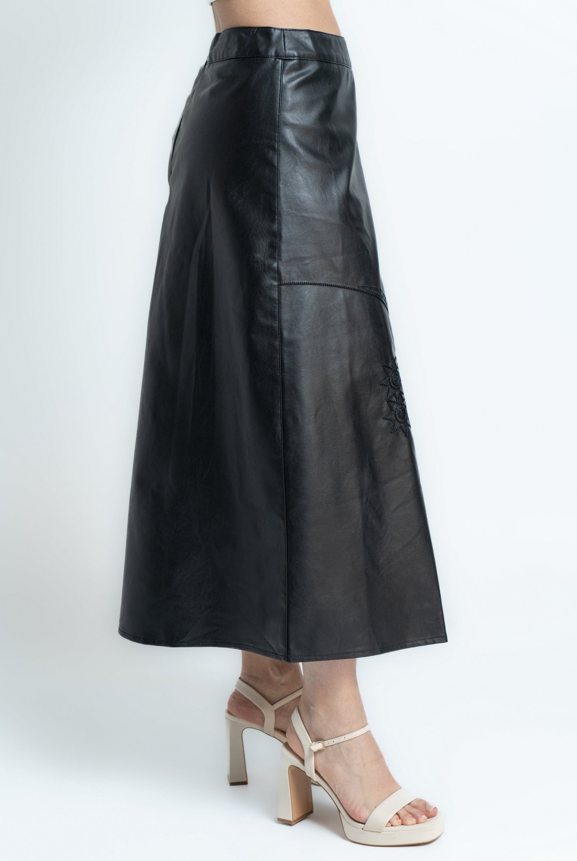 ميكا تنورة نسائى سادة رسمى جلد