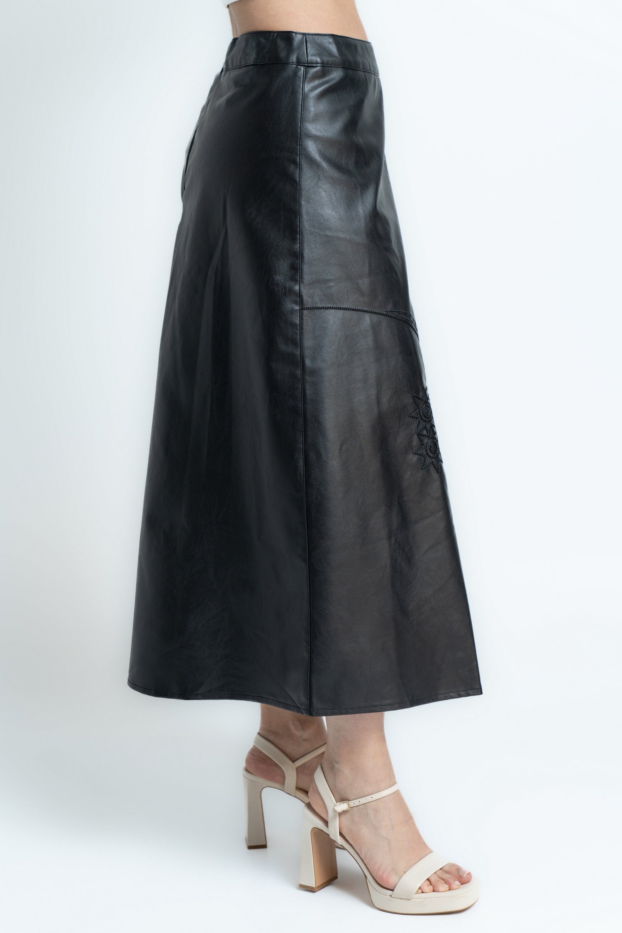 ميكا تنورة نسائى سادة رسمى جلد