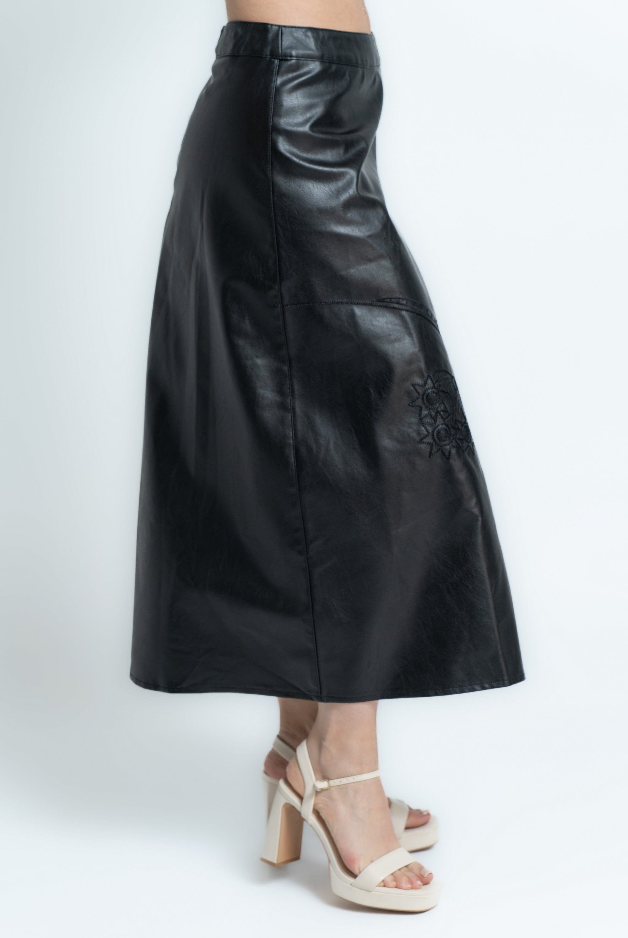 ميكا تنورة نسائى سادة رسمى جلد