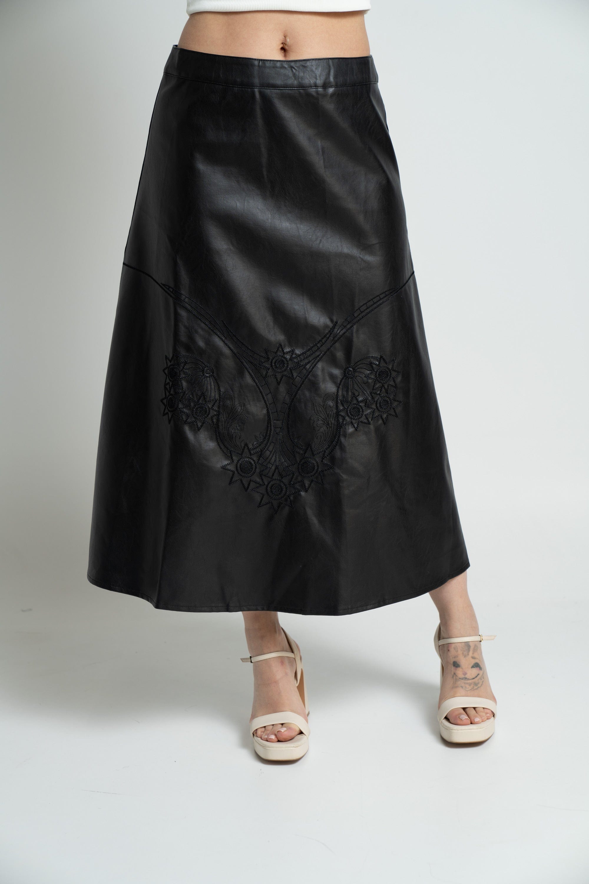 ميكا تنورة نسائى سادة رسمى جلد