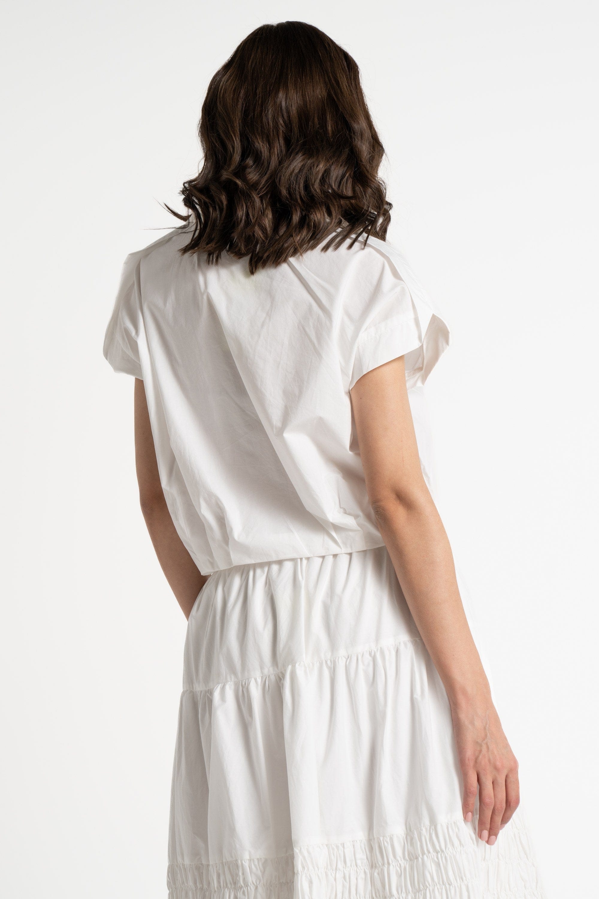 ميكا بلوزة بأكمام قصيرة بسحاب أمامي سادة