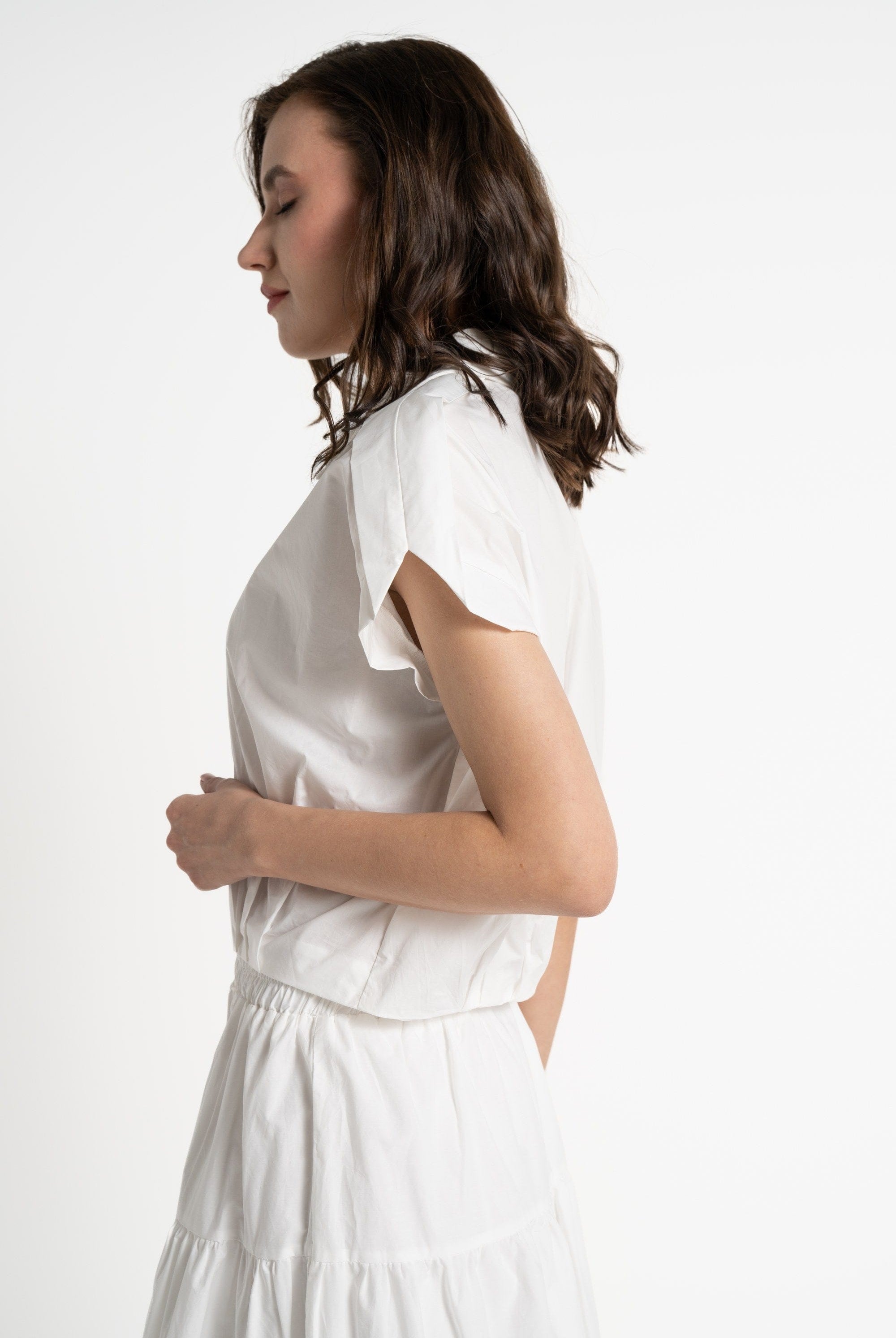 ميكا بلوزة بأكمام قصيرة بسحاب أمامي سادة