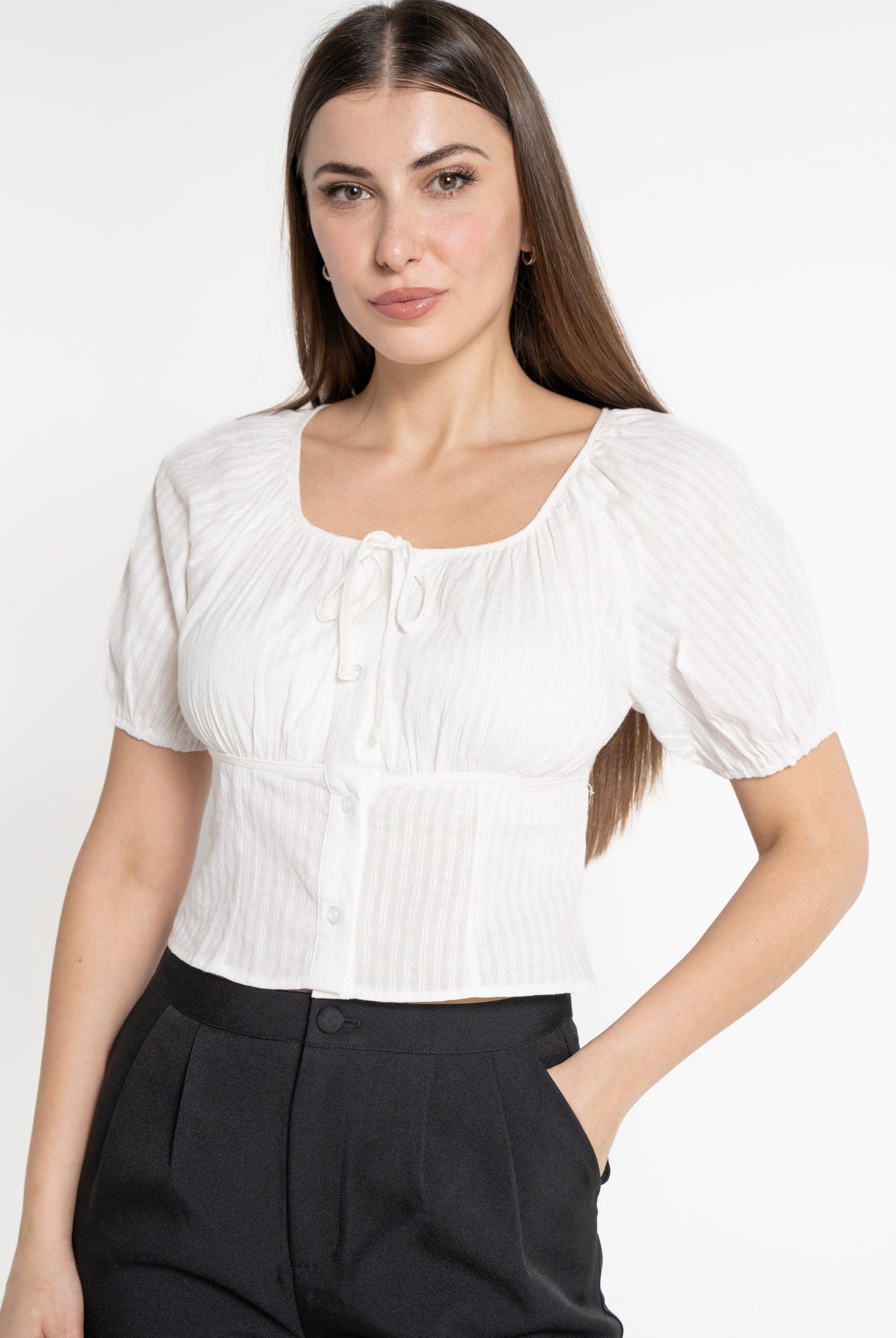 ميكا بلوزة قصيرة بأكمام قصيرة سادة