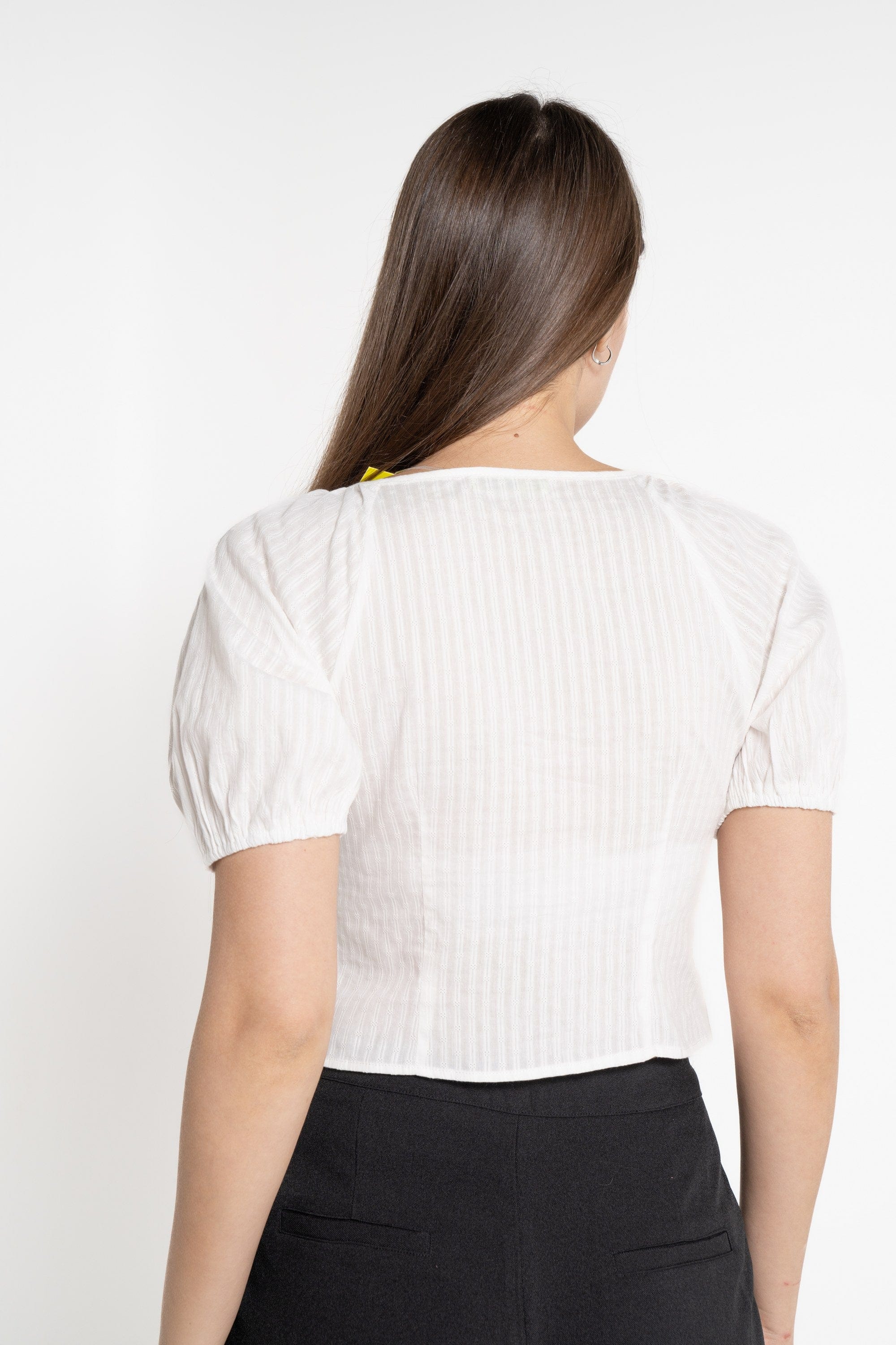 ميكا بلوزة قصيرة بأكمام قصيرة سادة