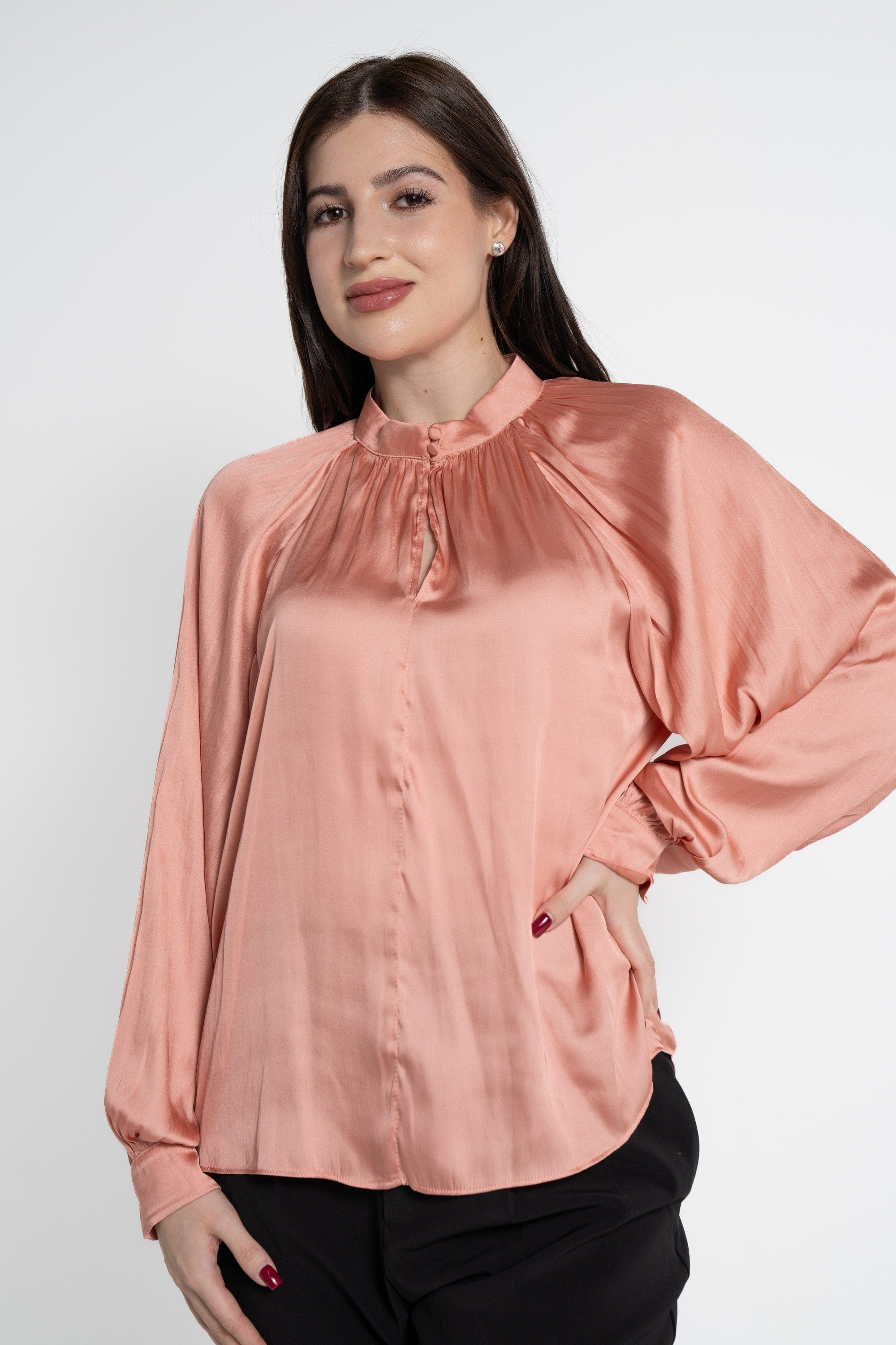 ميكا بلوزة بأكمام طويلة سادة بفيونكة أمامية نسائي