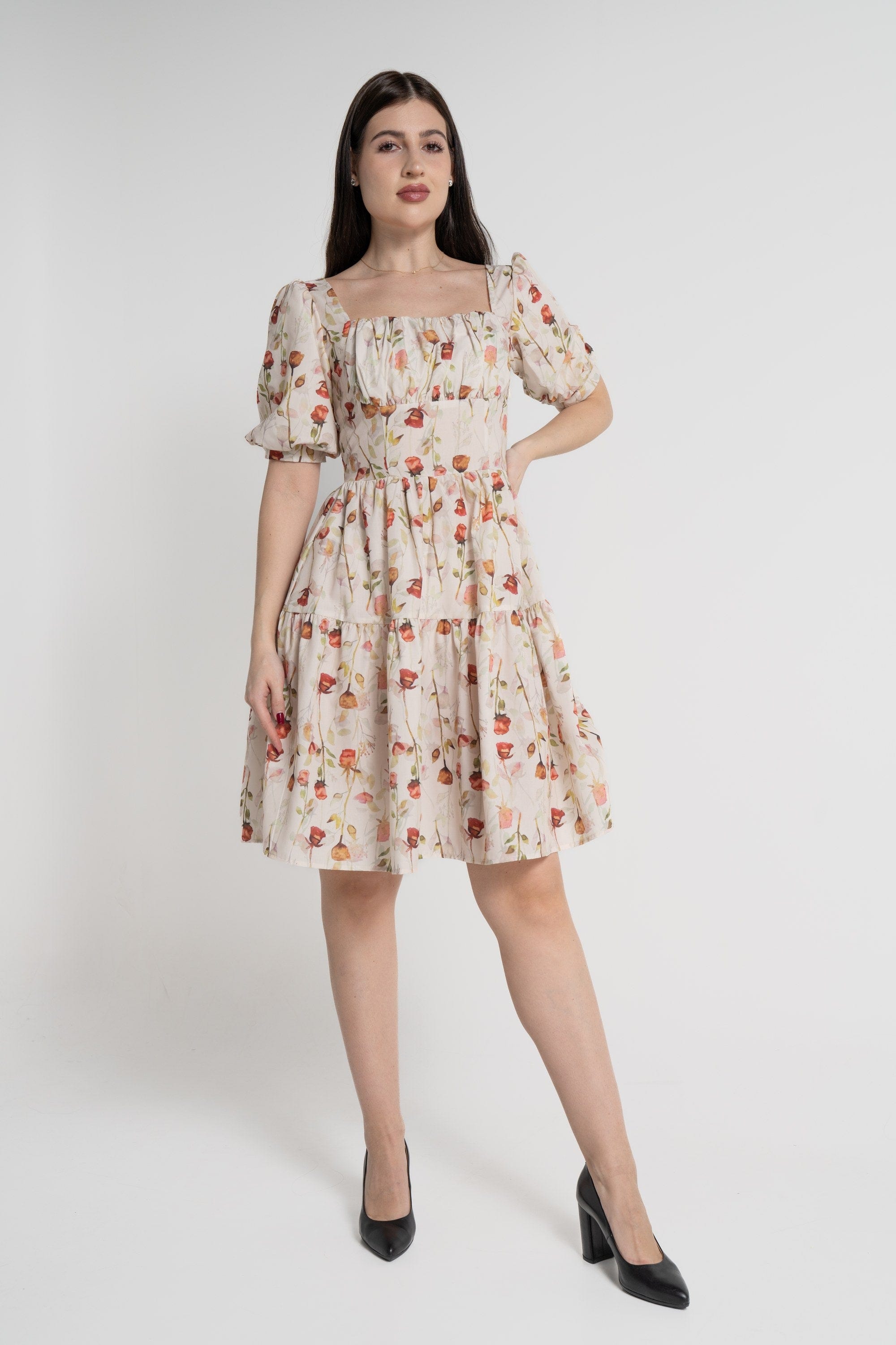 ميكا فستان بطول الركبة وأكمام قصيرة مخصر نسائي بيج