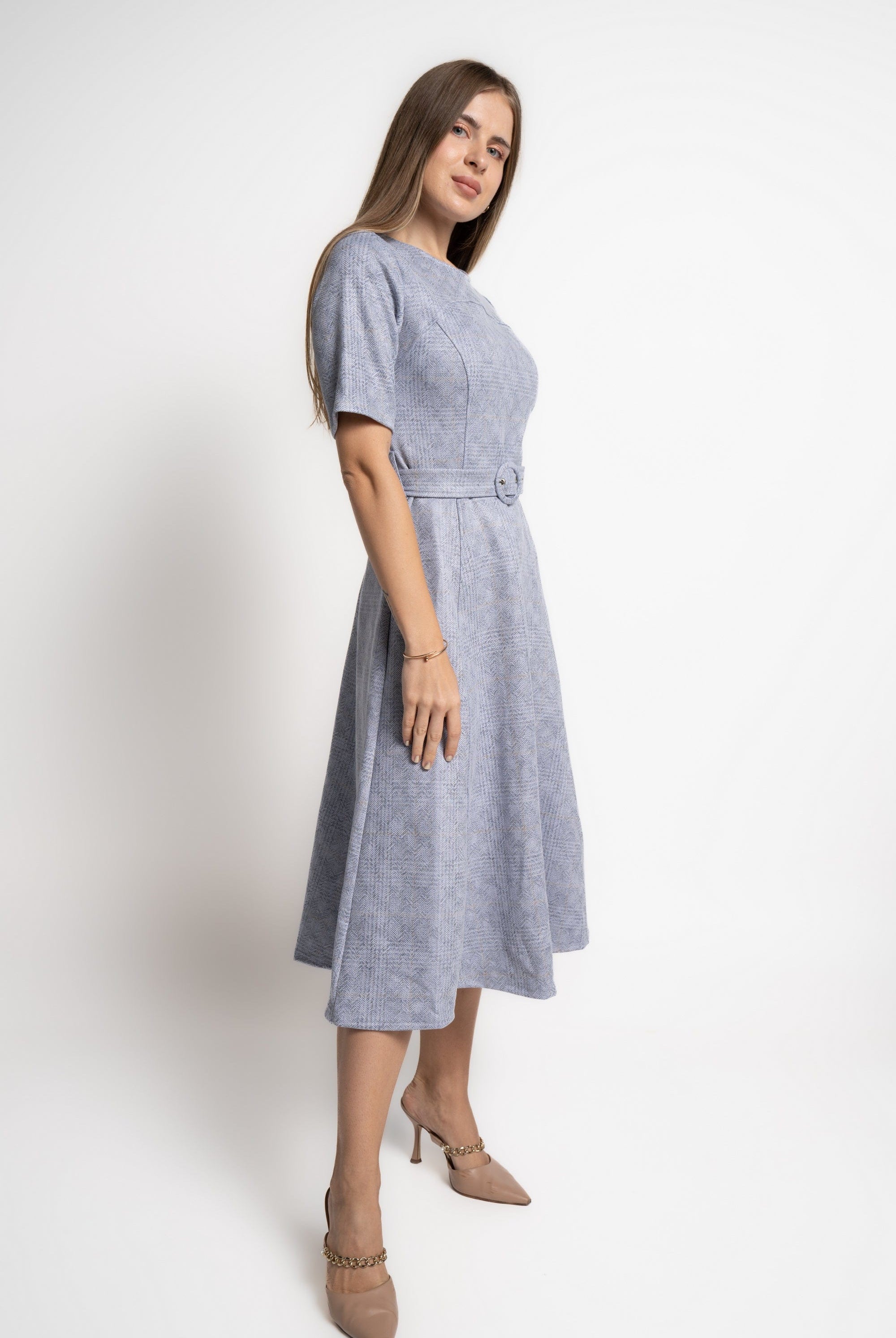 ميكا فستان ميدي كاروهات بنص كم بحزام على الخصر أزرق