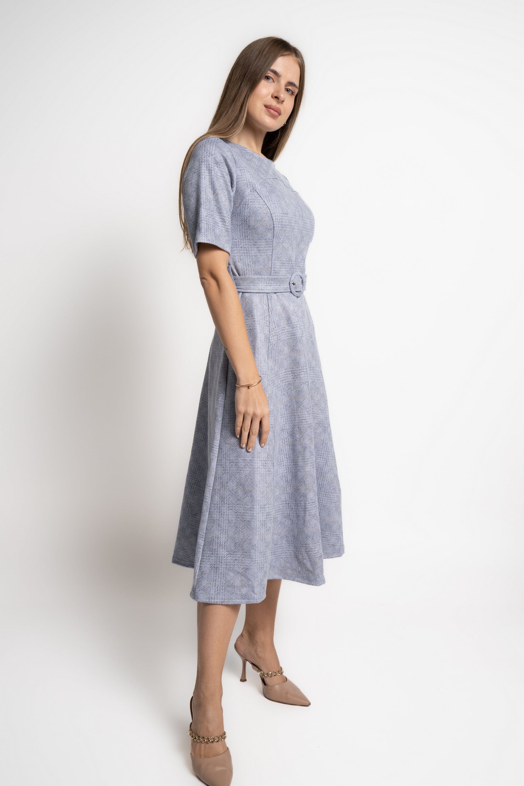 ميكا فستان ميدي كاروهات بنص كم بحزام على الخصر أزرق