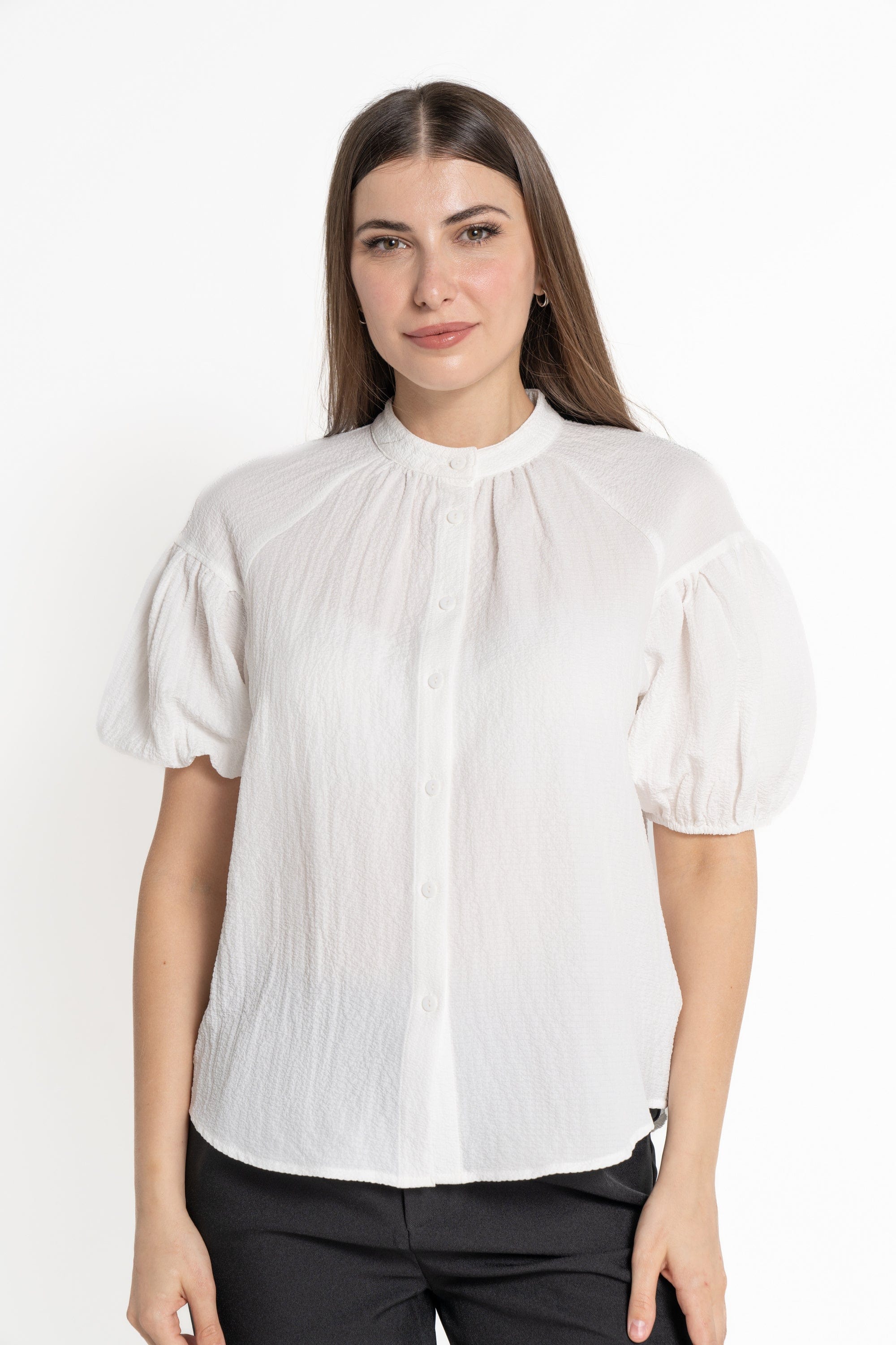 ميكا بلوزة بأكمام 3/4 سادة بأزرار أمامية