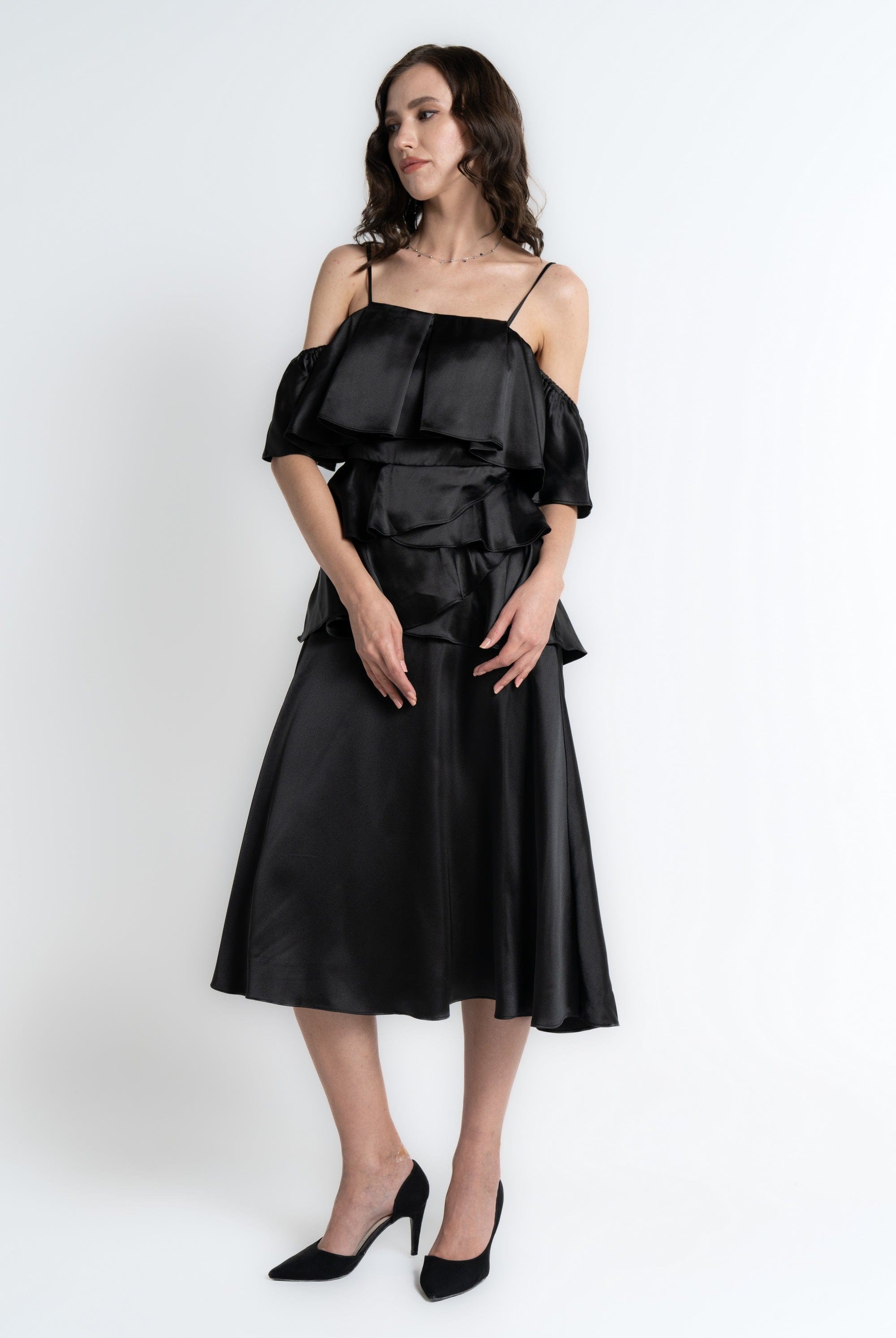 ميكا فستان ميدي ناعم بحمالات