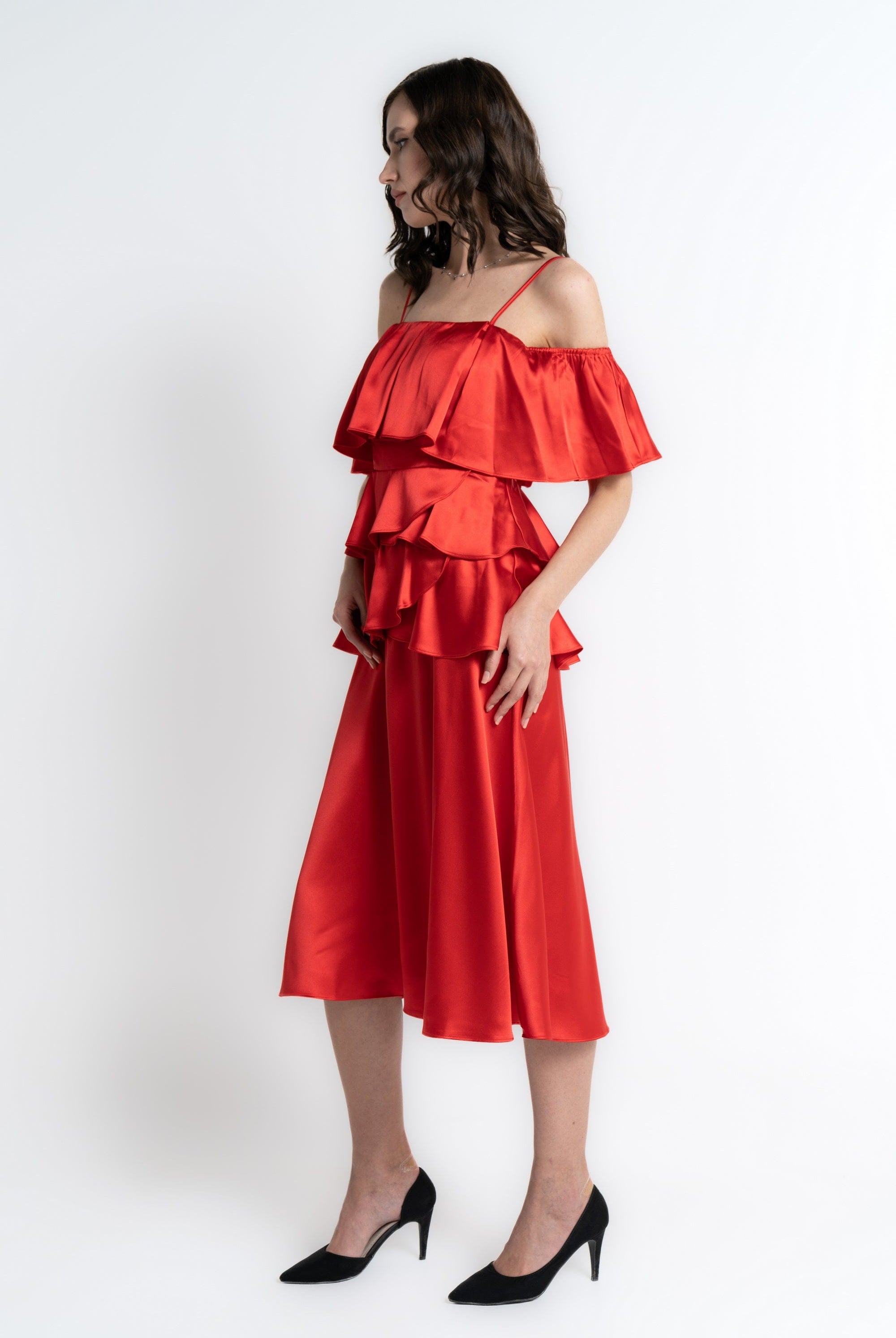 ميكا فستان ميدي ناعم بحمالات