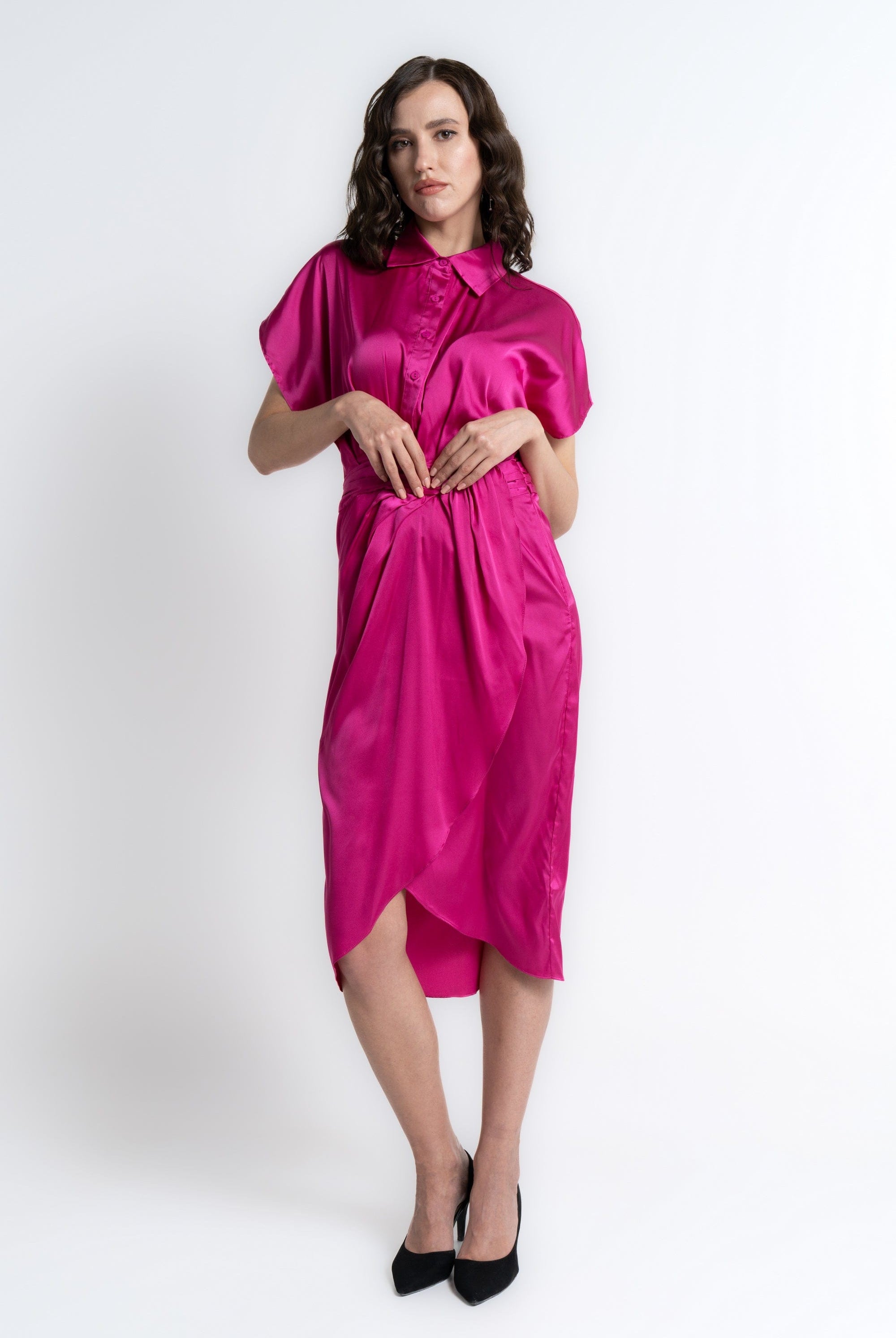 ميكا فستان ميدي بأكمام قصيرة لف بأزرار على الصدر