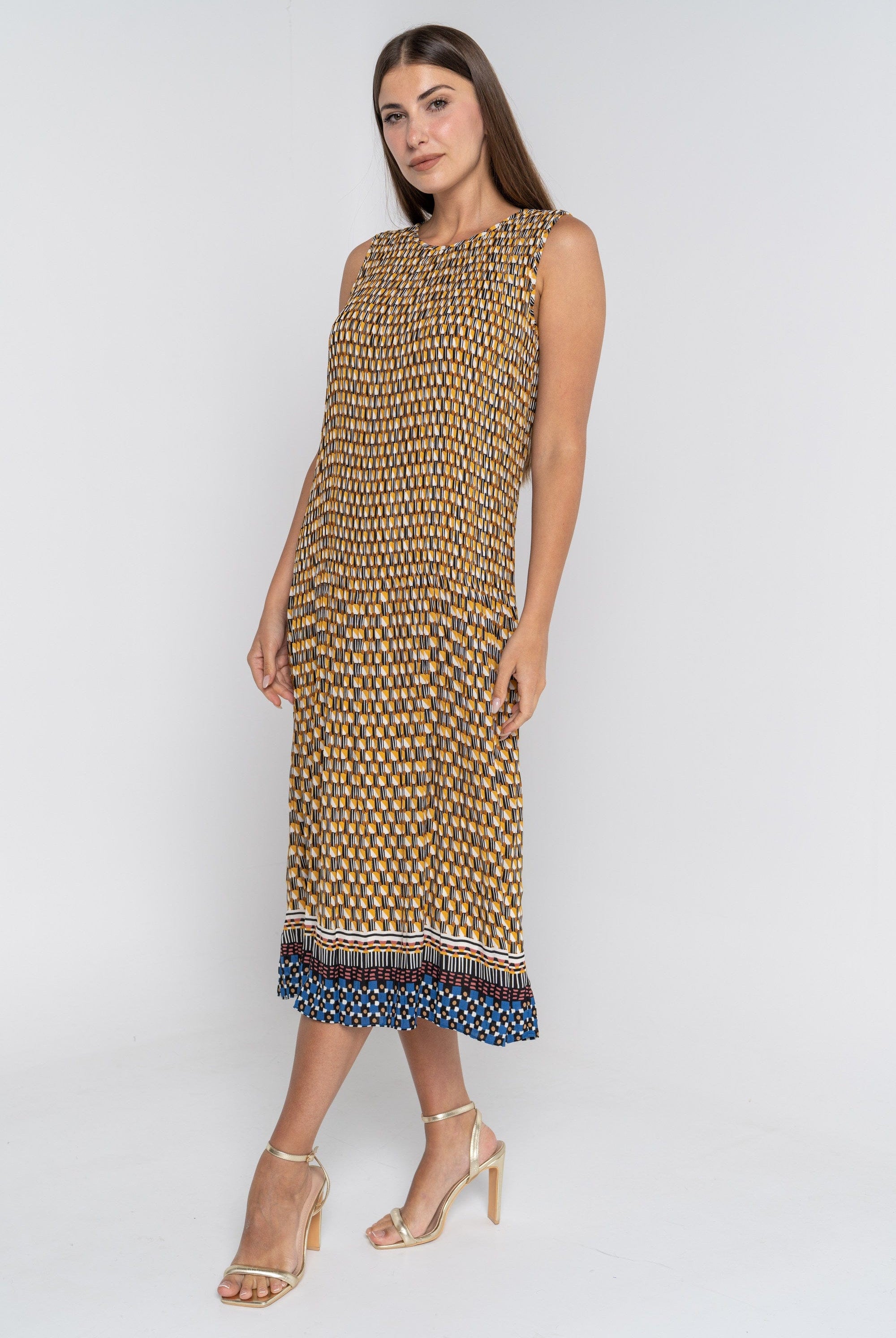 ميكا فستان ميدي بدون أكمام منقوش