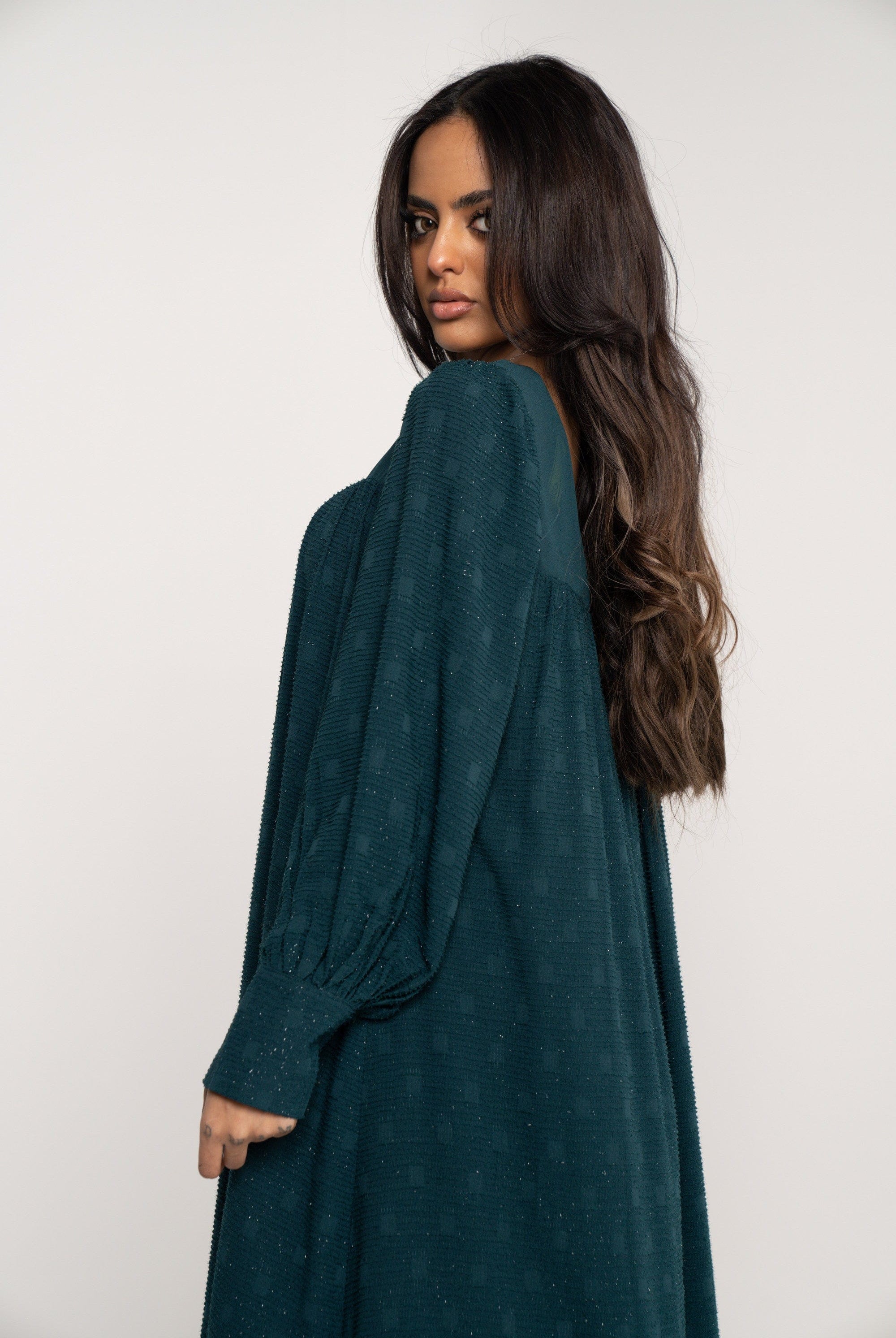 ميكا فستان ميدي بأكمام طويلة سادة