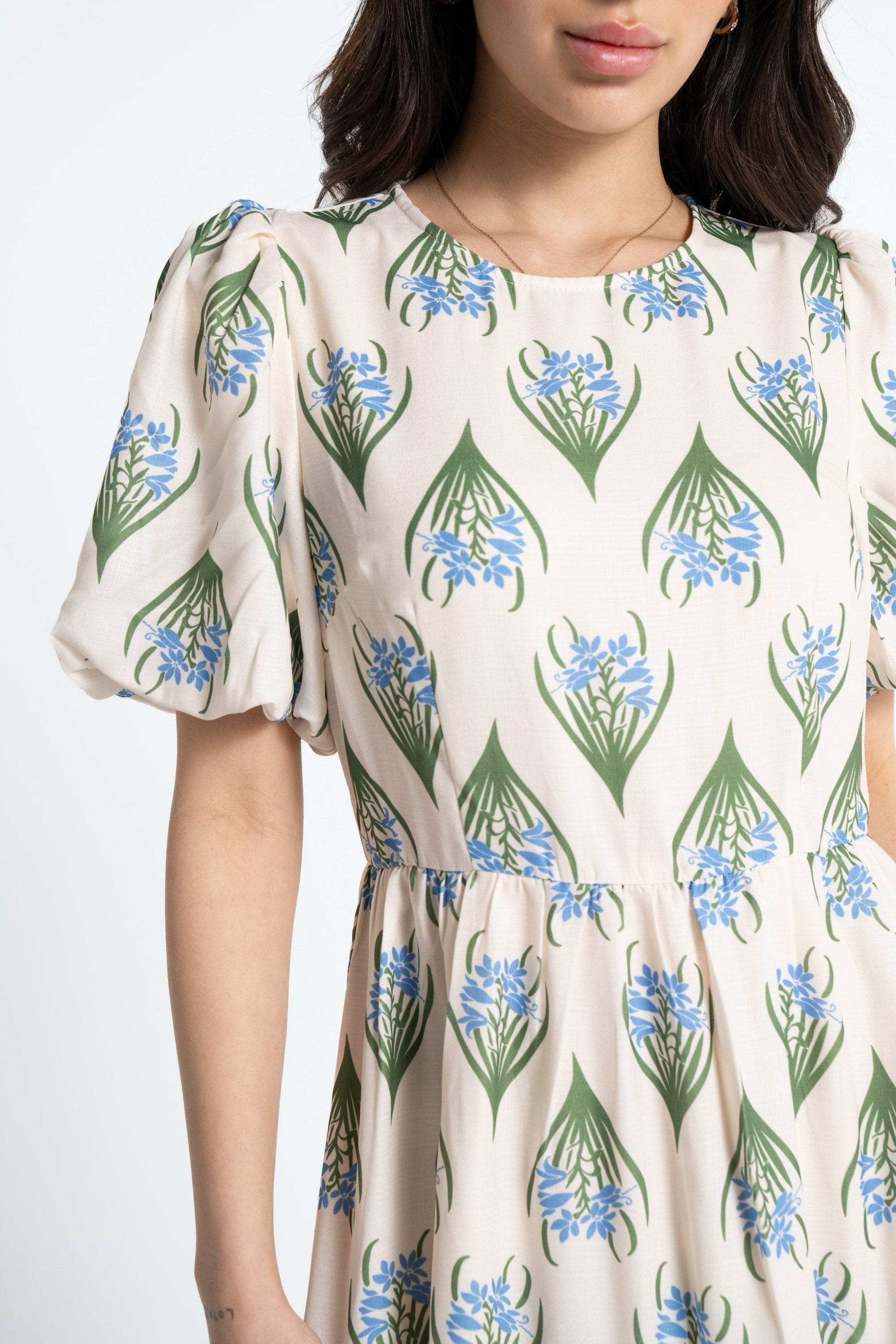 ู
ููุง ูุณุชุงู ู
ูุฏู ู
ุดุฌุฑ ุจุฃูู
ุงู
ูุตูุฑุฉ ู
ูููุฎุฉ