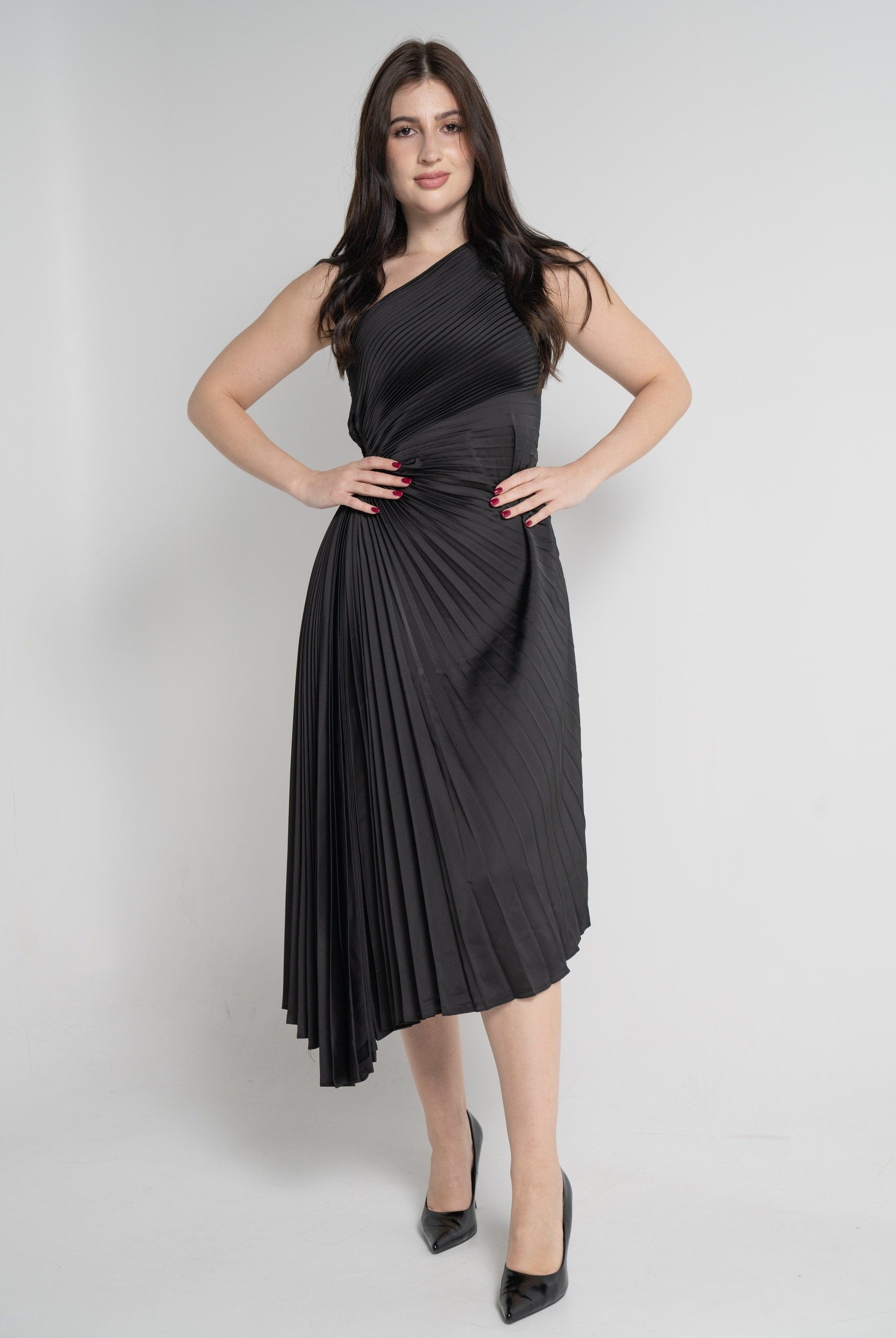 ู
ููุง ูุณุชุงู ู
ูุฏู ุจุฏูู ุฃูู
ุงู
ุจููุณูุฉ ุจุงูุนุฑุถ