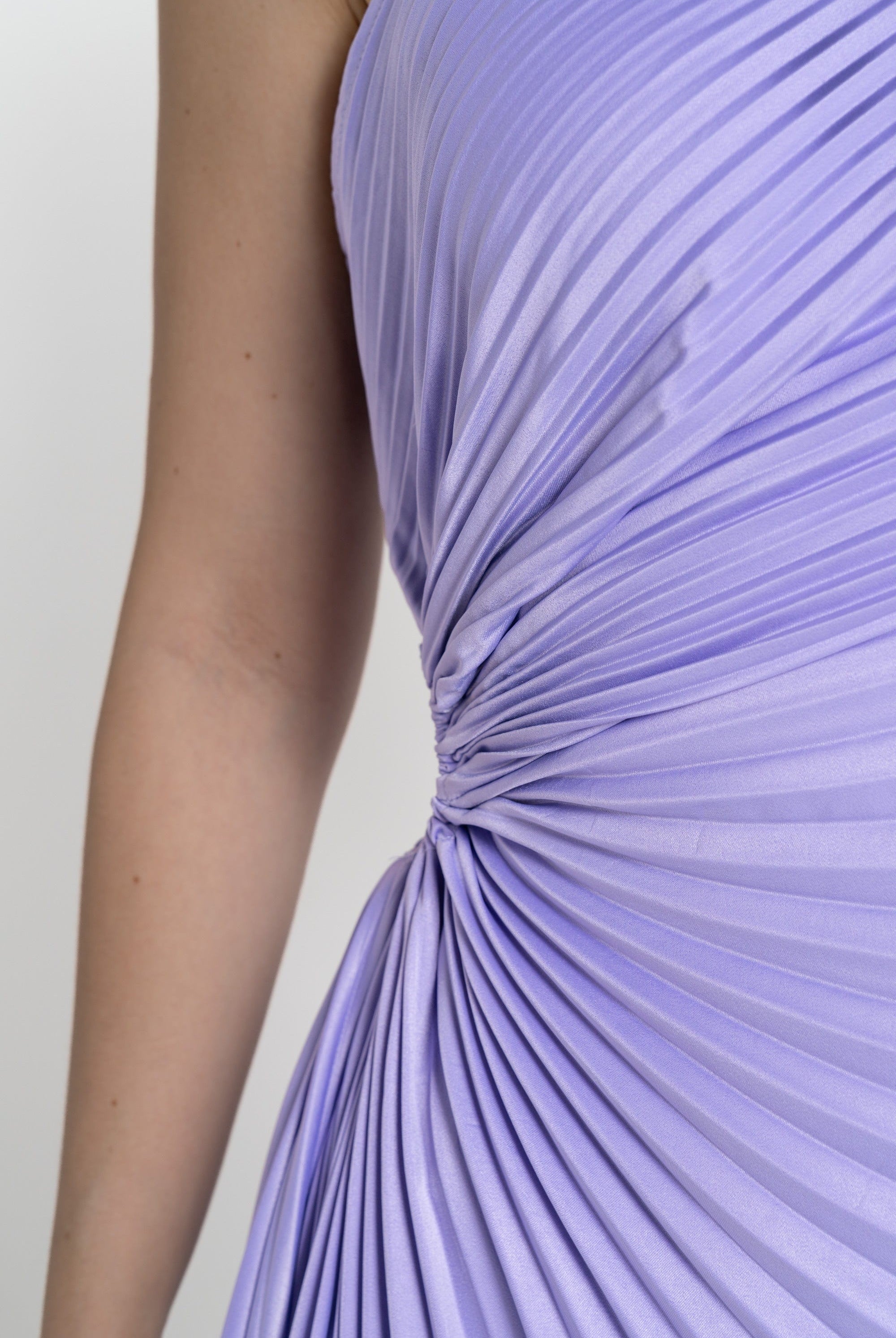 ู
ููุง ูุณุชุงู ู
ูุฏู ุจุฏูู ุฃูู
ุงู
ุจููุณูุฉ ุจุงูุนุฑุถ