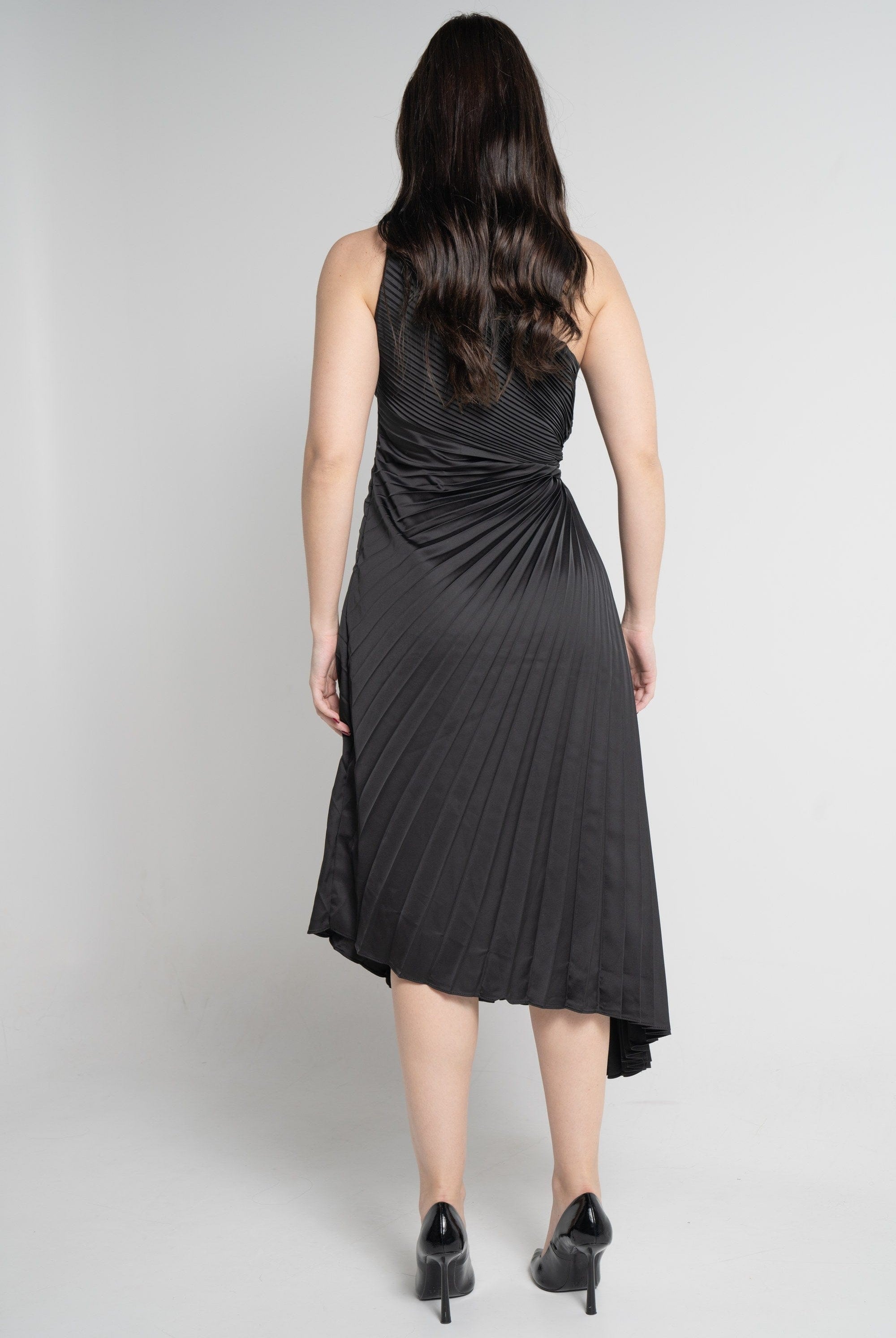 ู
ููุง ูุณุชุงู ู
ูุฏู ุจุฏูู ุฃูู
ุงู
ุจููุณูุฉ ุจุงูุนุฑุถ