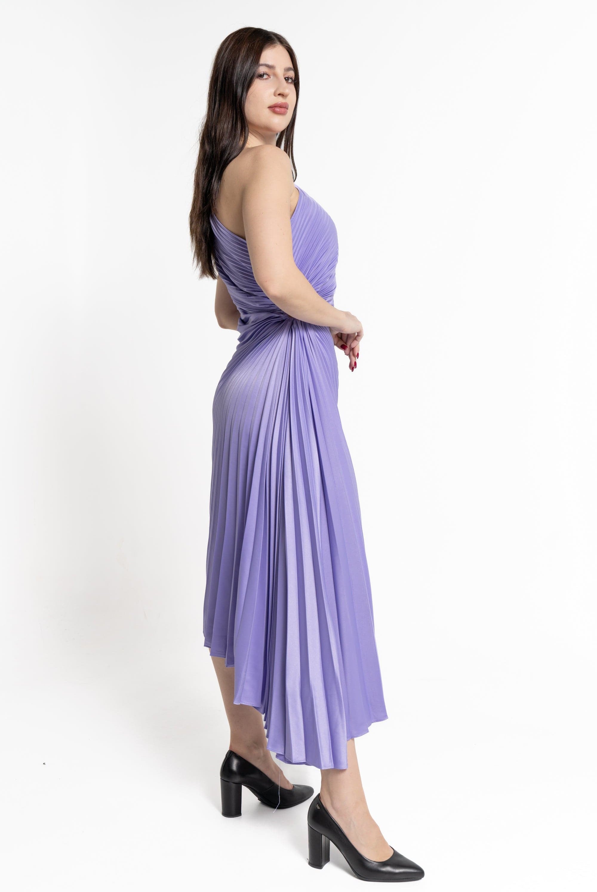 ู
ููุง ูุณุชุงู ู
ูุฏู ุจุฏูู ุฃูู
ุงู
ุจููุณูุฉ ุจุงูุนุฑุถ