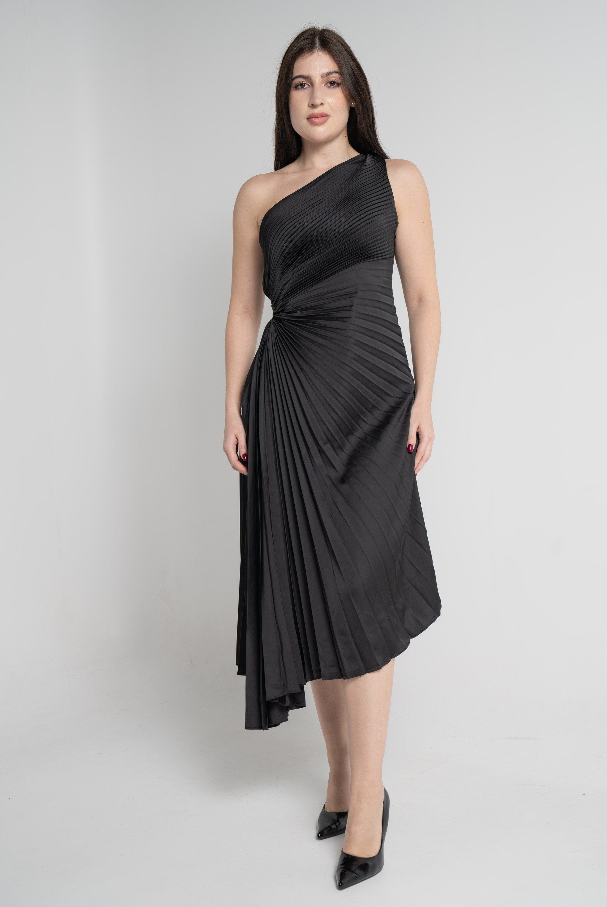 ู
ููุง ูุณุชุงู ู
ูุฏู ุจุฏูู ุฃูู
ุงู
ุจููุณูุฉ ุจุงูุนุฑุถ