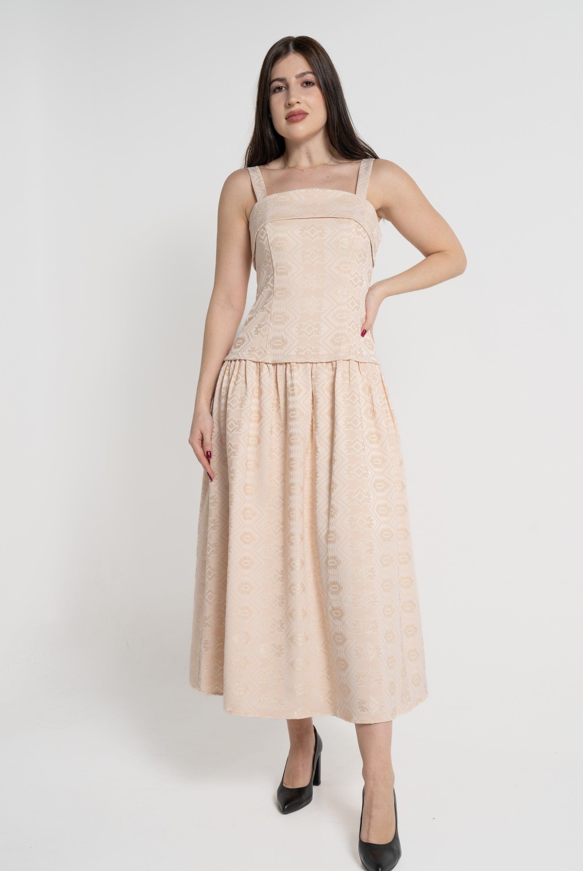 ميكا فستان ميدي بدون أكمام بحمالات عريضة