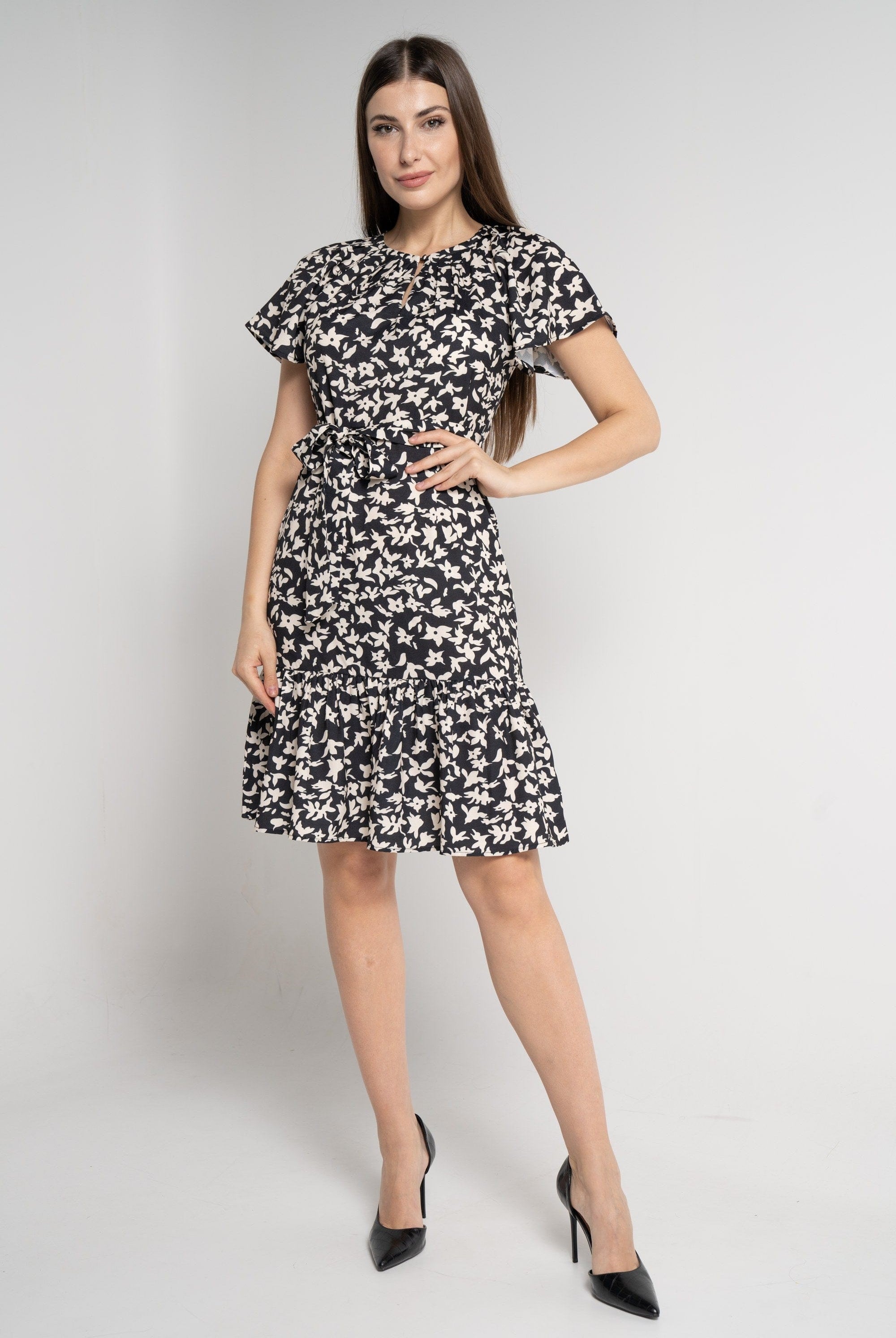 ميكا فستان بطول الركبة وأكمام قصيرة مورد كم قصير نسائي