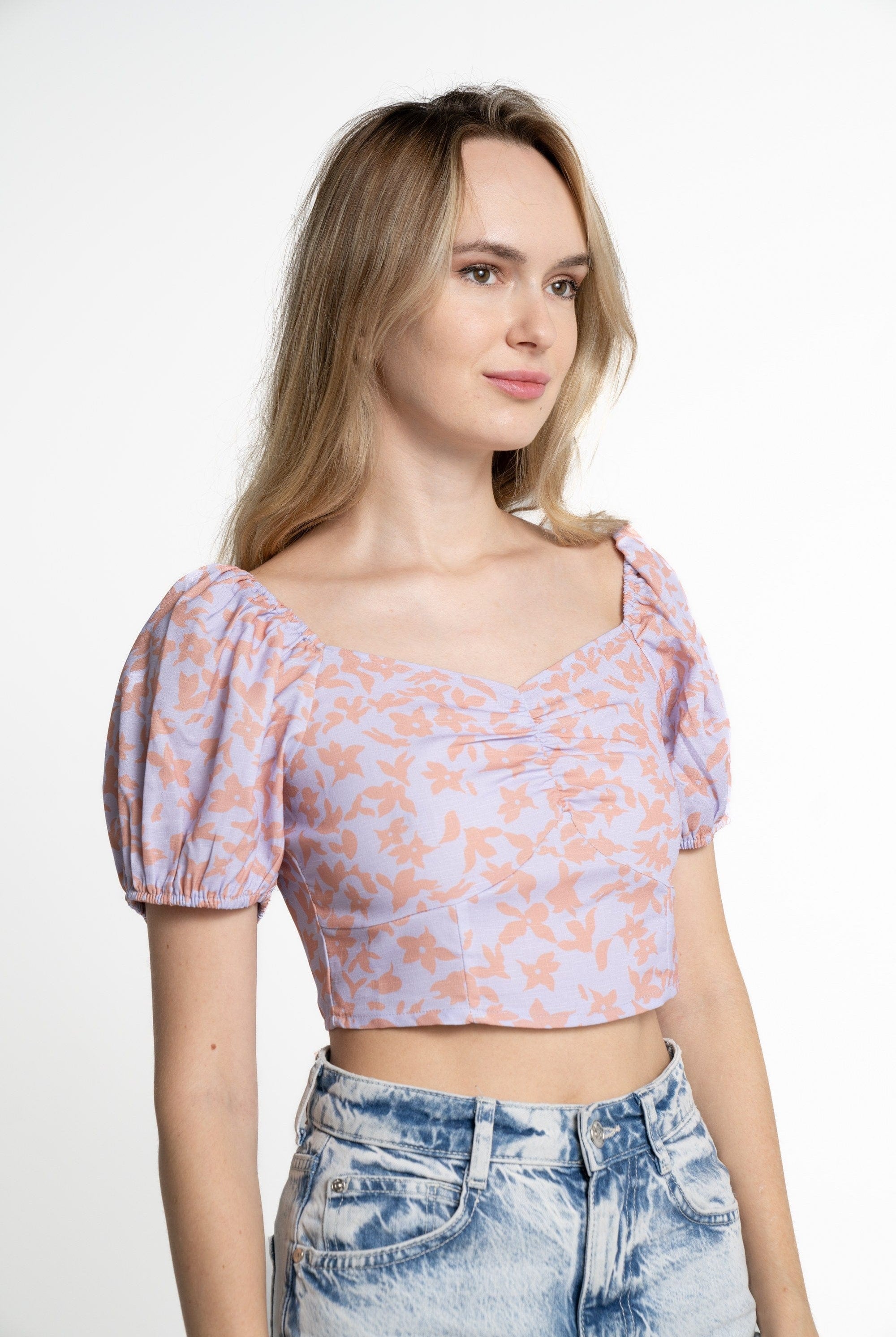 ميكا بلوزة بأكمام قصيرة نص بطن مشجرة