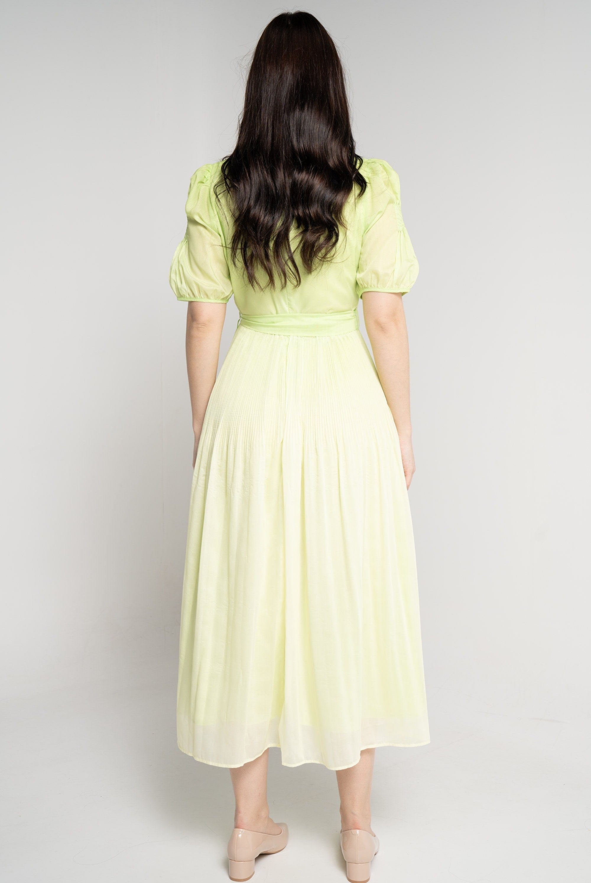 ميكا فستان ميدي بأكمام قصيرة لف بليسية