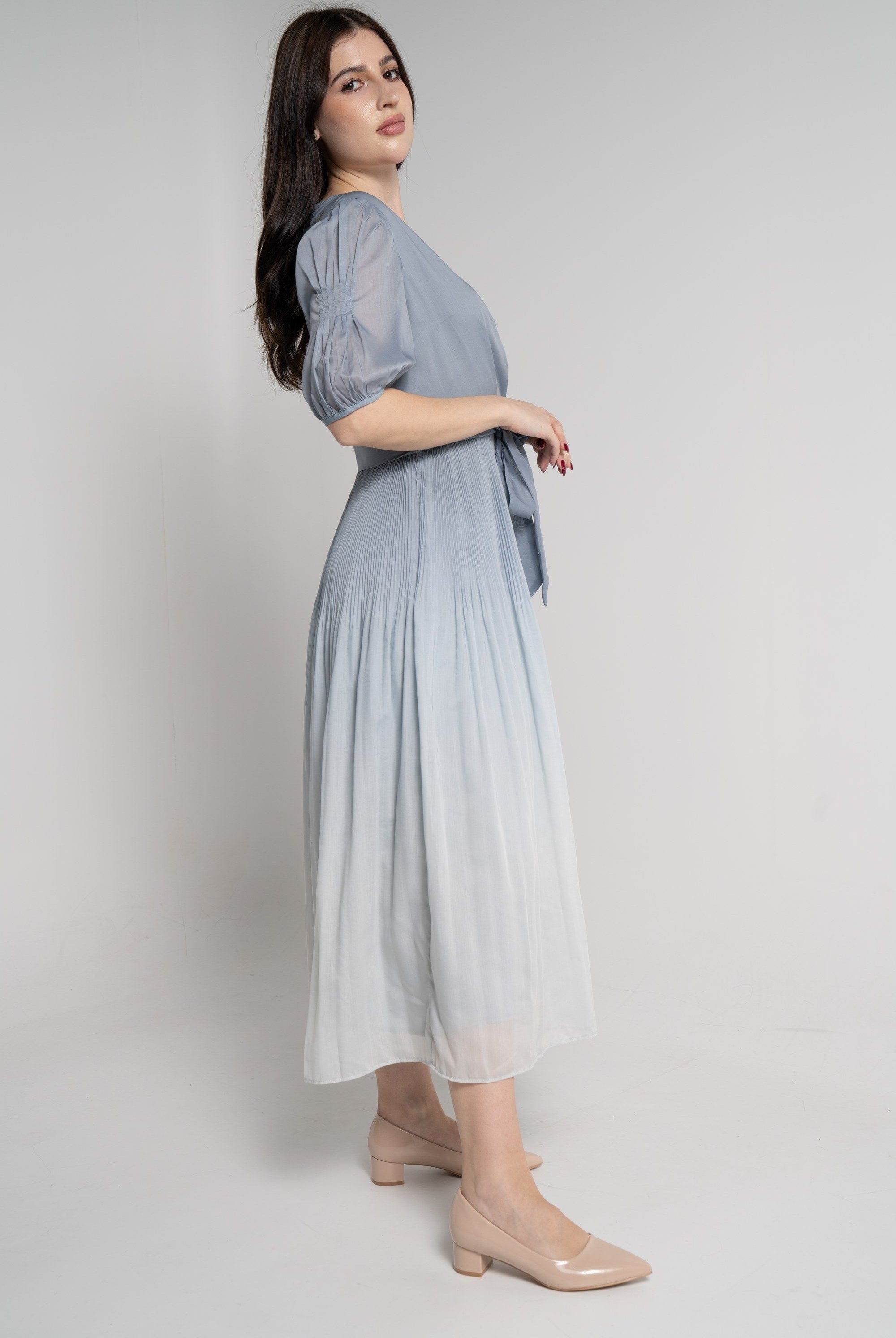 ميكا فستان ميدي بأكمام قصيرة لف بليسية