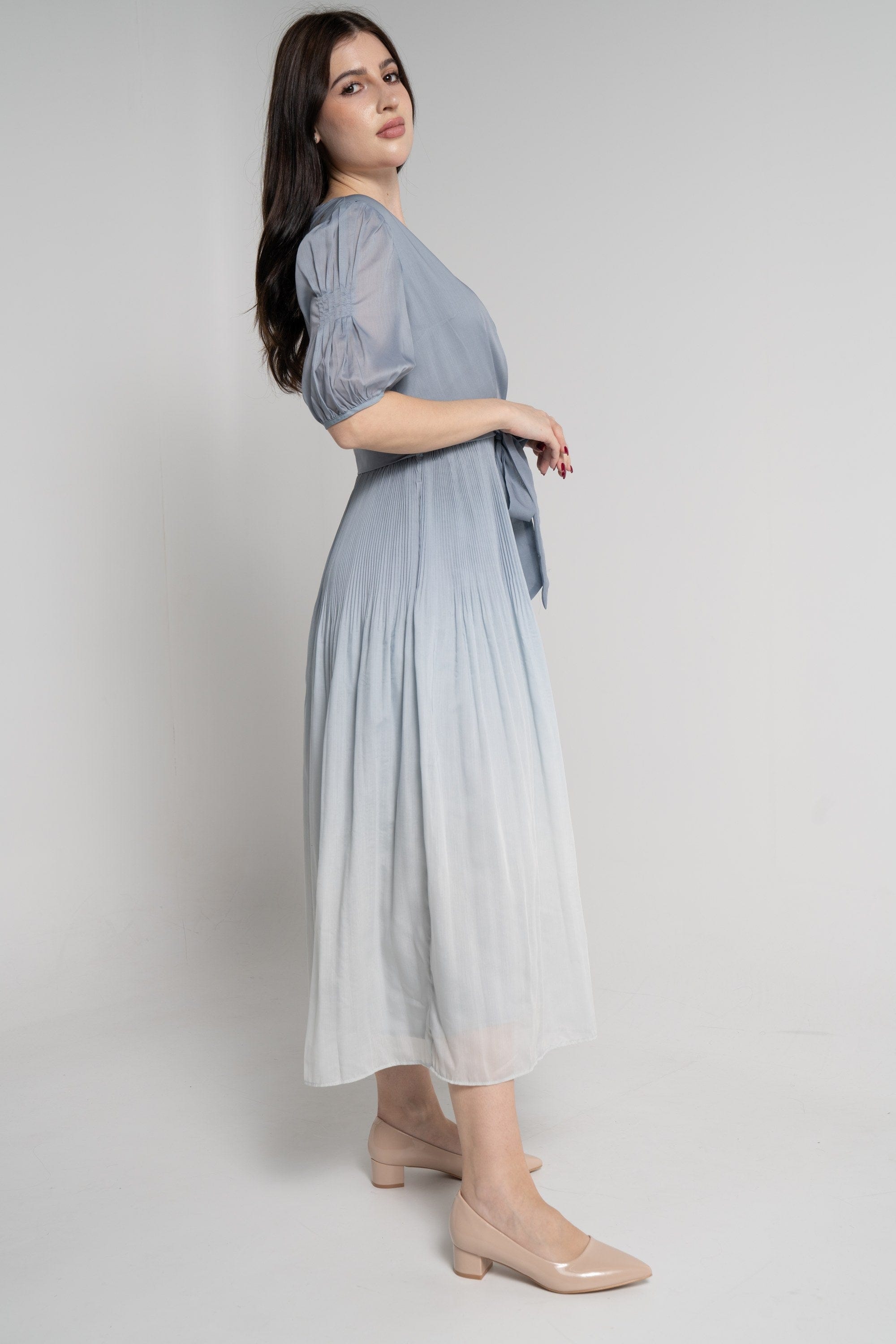 ู
ููุง ูุณุชุงู ู
ูุฏู ุจุฃูู
ุงู
ูุตูุฑุฉ ูู ุจููุณูุฉ