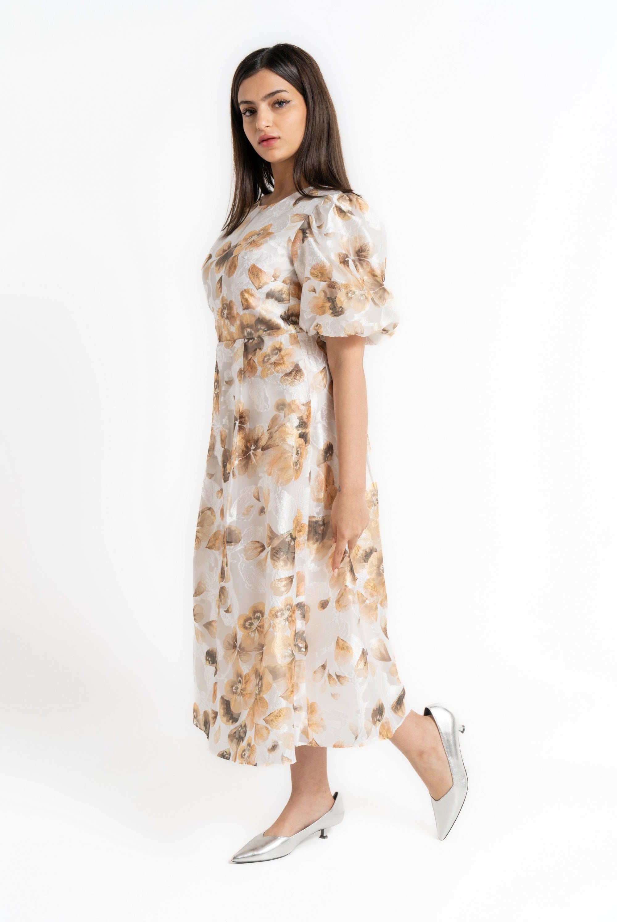 ميكا فستان ميدي بأكمام قصيرة منفوش مشجر