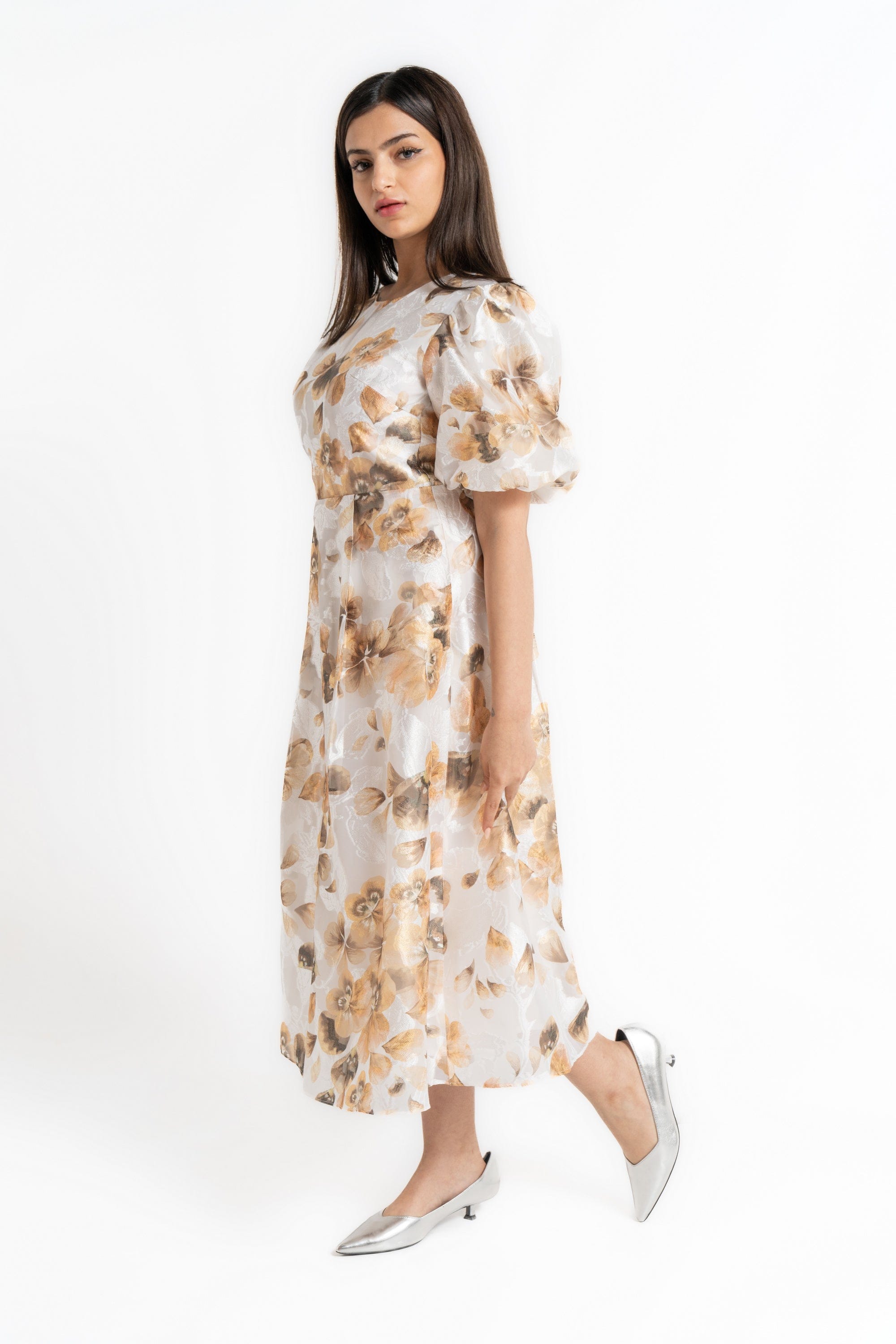 ميكا فستان ميدي بأكمام قصيرة منفوش مشجر