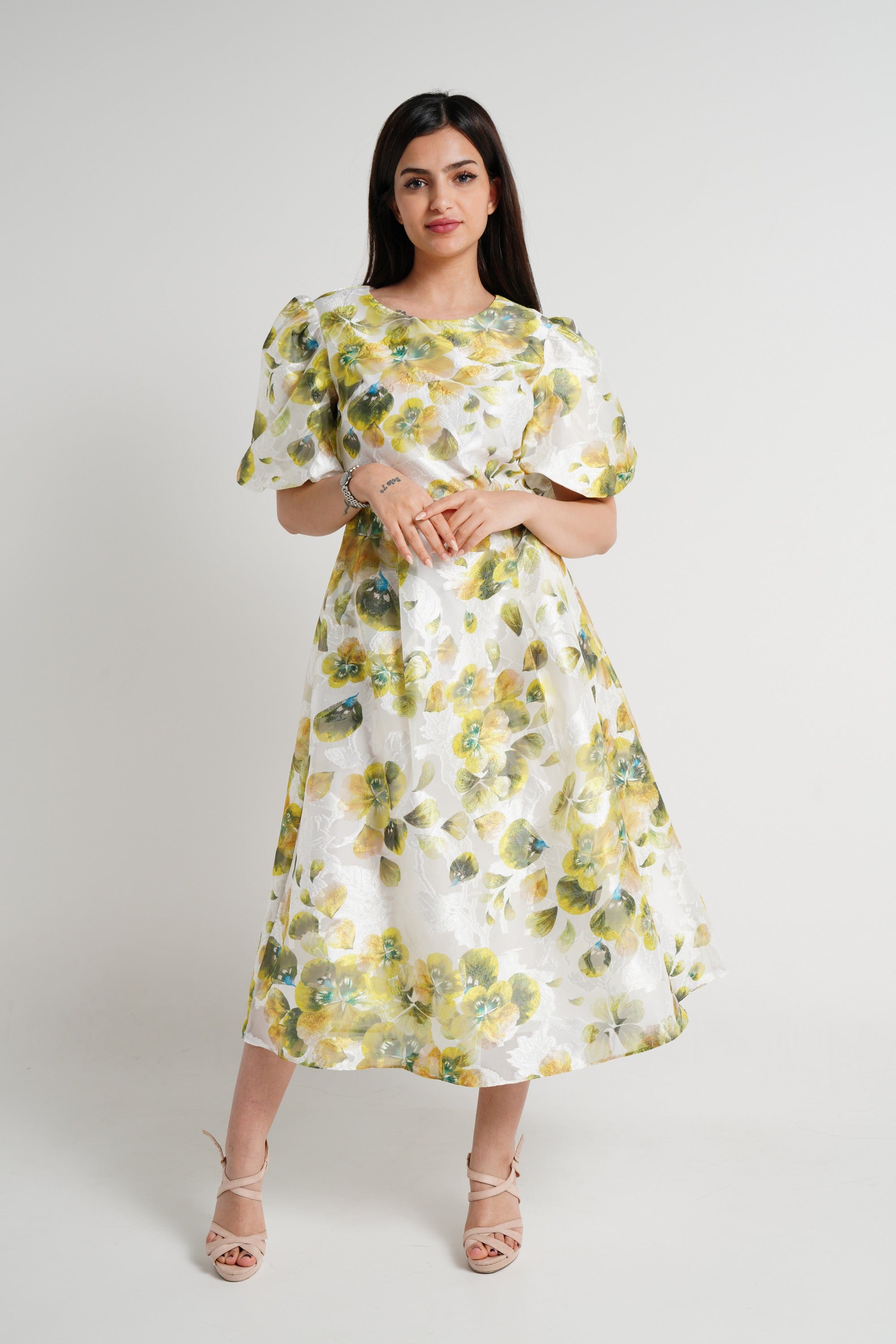 ميكا فستان ميدي بأكمام قصيرة منفوش مشجر