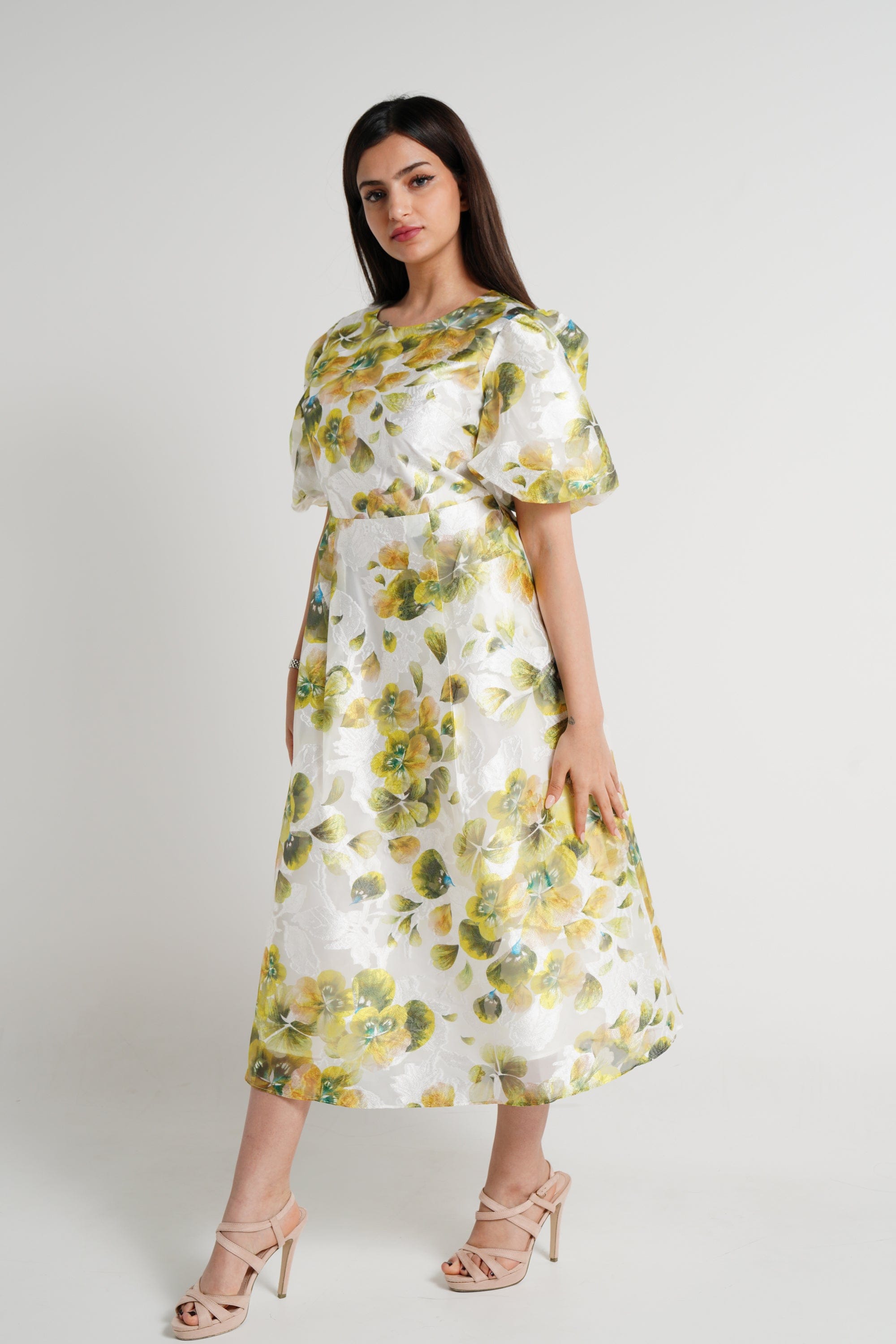 ميكا فستان ميدي بأكمام قصيرة منفوش مشجر