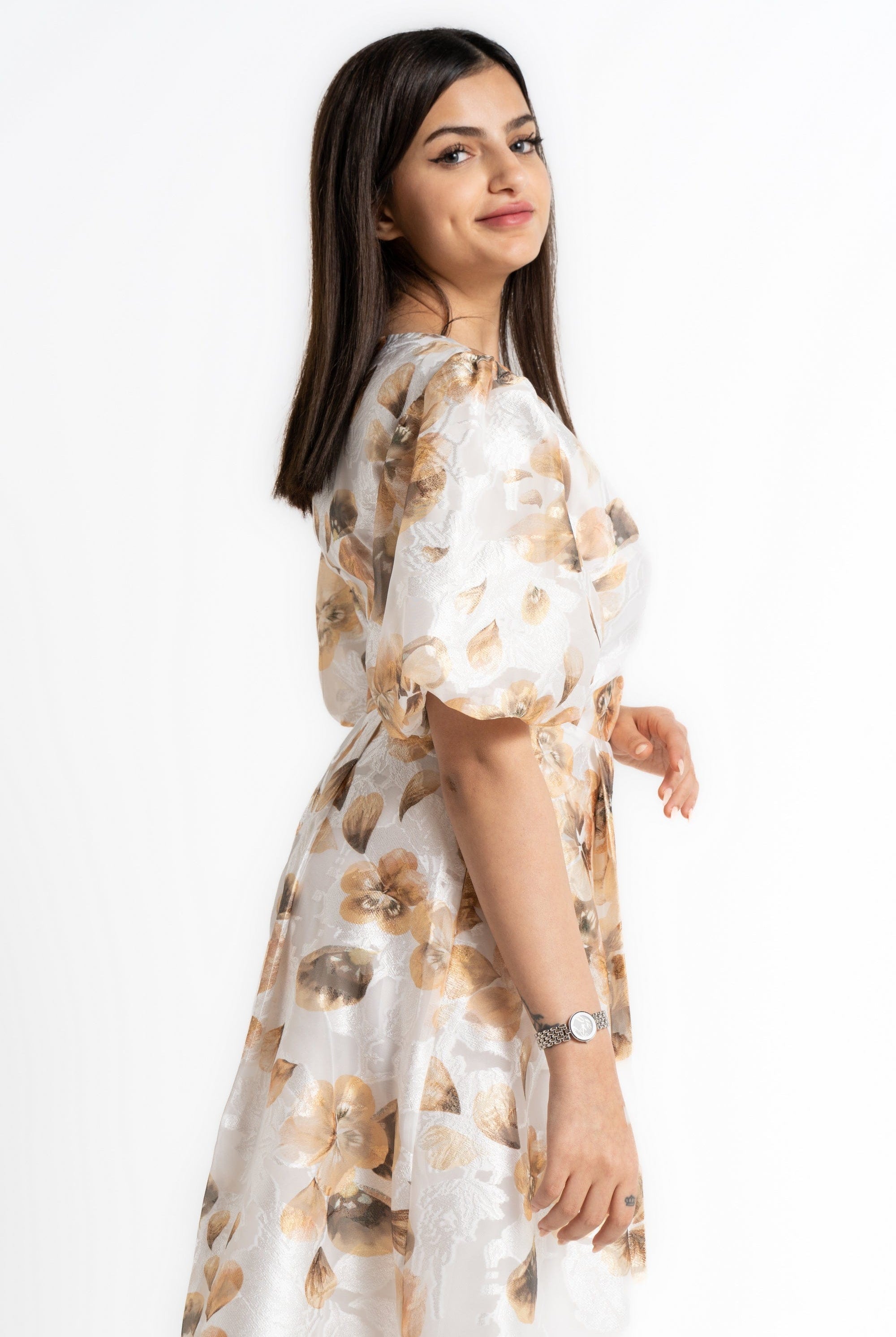 ميكا فستان ميدي بأكمام قصيرة منفوش مشجر